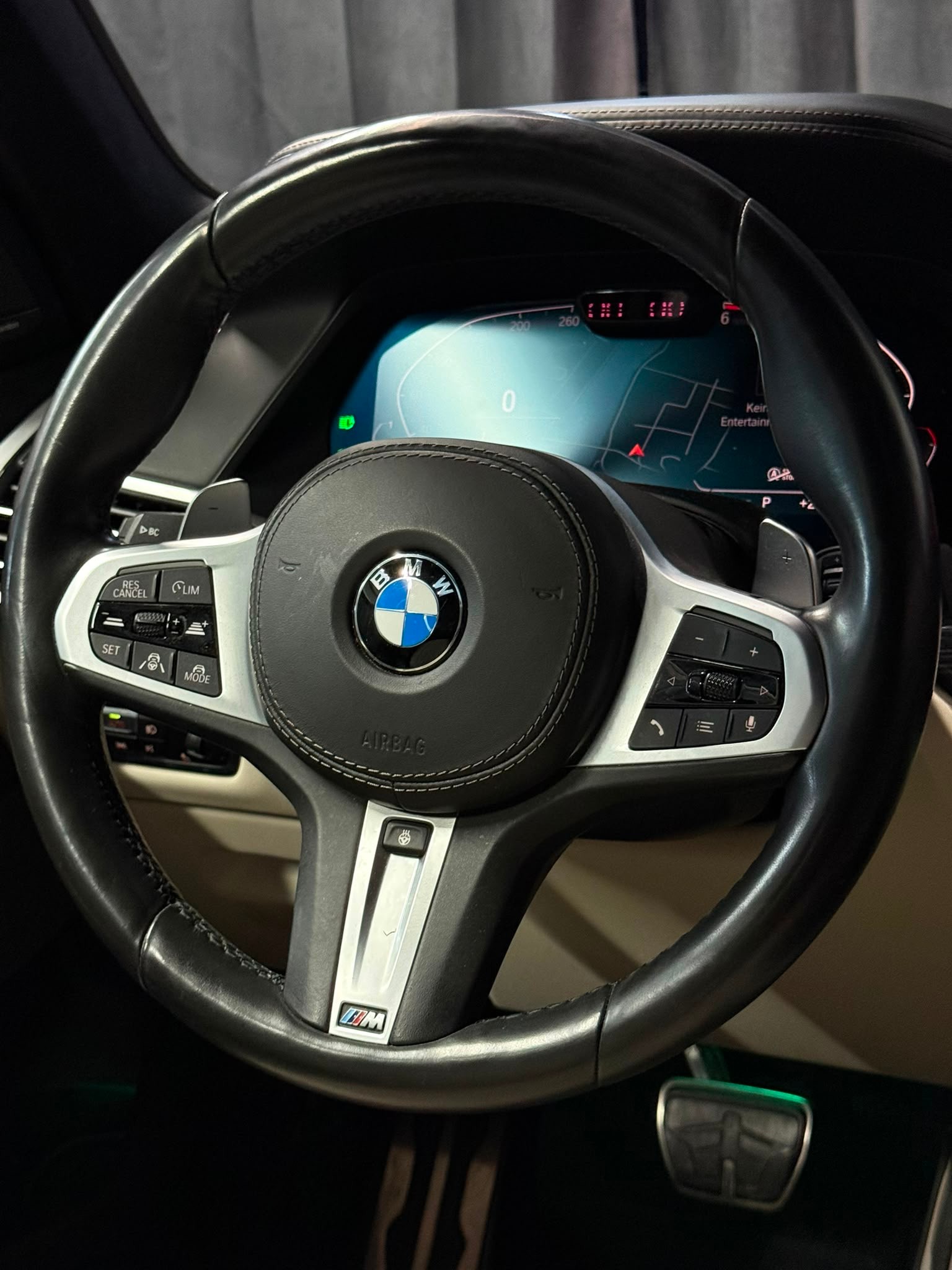 BMW X7 xDrive 30d Steptronic M- Sport / 6 Plätze / Sky Panorama / Laser Licht / back Screen / First Class Paket / AHG Etc..-image-19