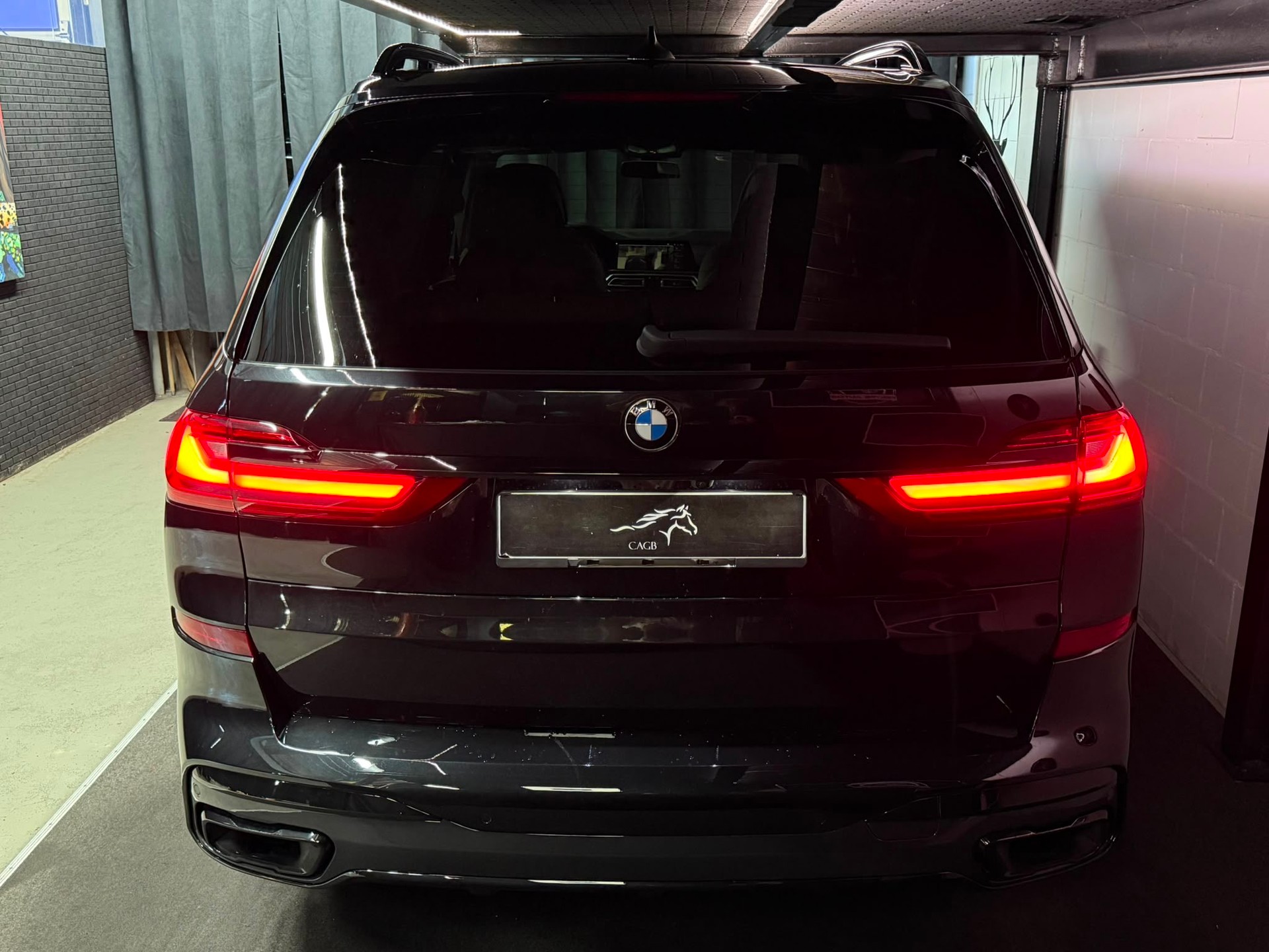 BMW X7 xDrive 30d Steptronic M- Sport / 6 Plätze / Sky Panorama / Laser Licht / back Screen / First Class Paket / AHG Etc..-image-6