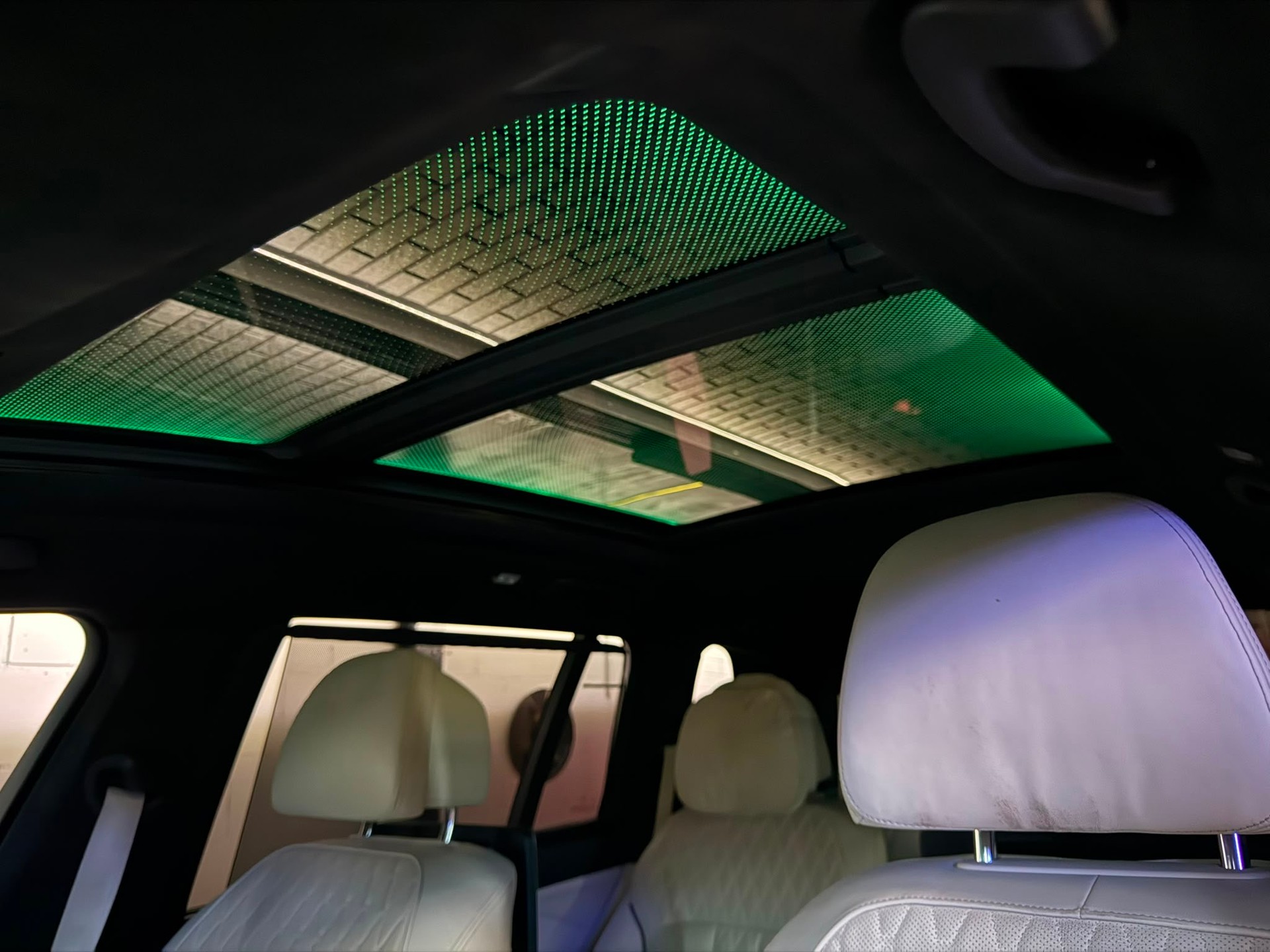 BMW X7 xDrive 30d Steptronic M- Sport / 6 Plätze / Sky Panorama / Laser Licht / back Screen / First Class Paket / AHG Etc..-image-9
