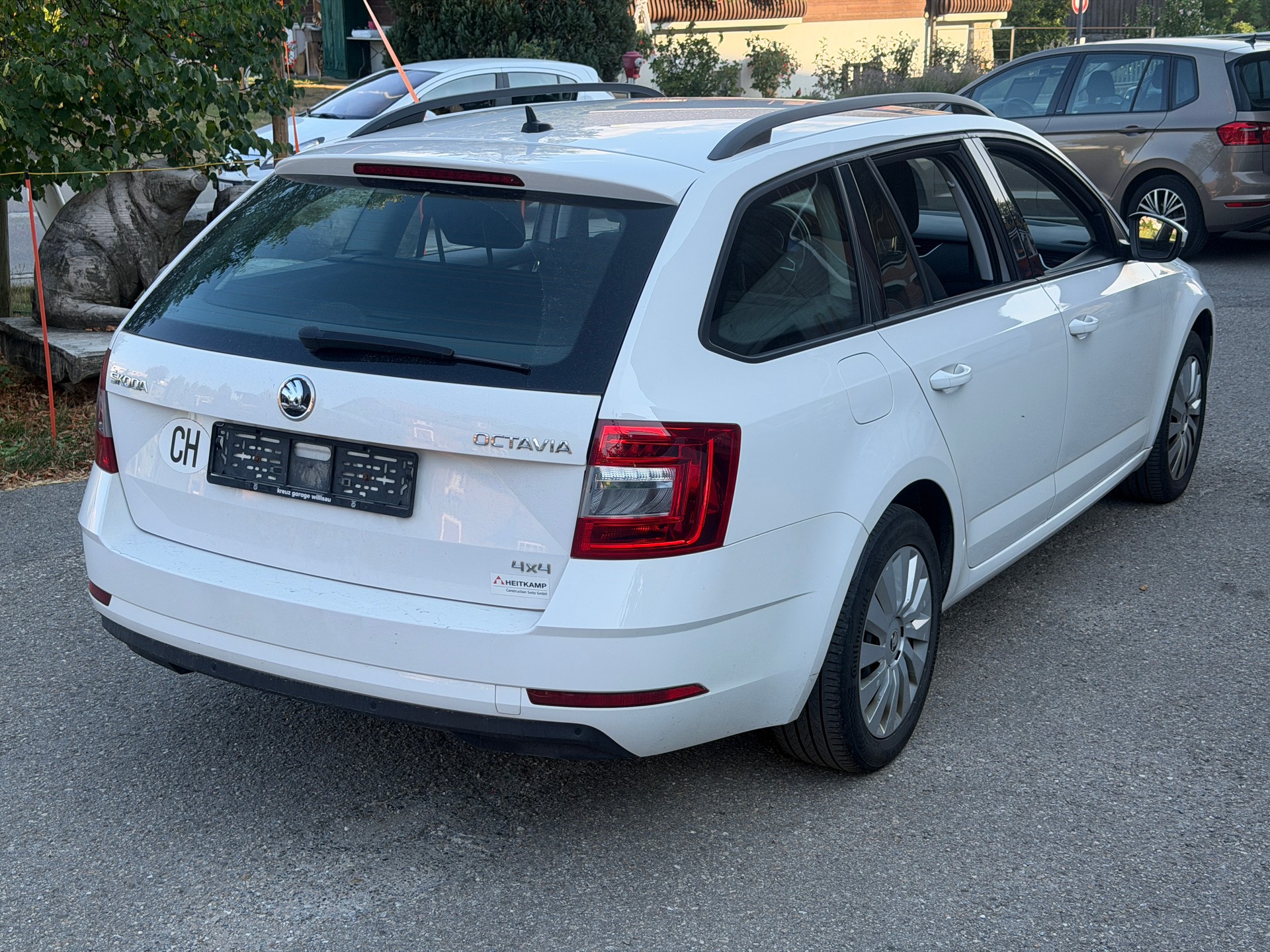 SKODA Octavia Combi 2.0 TDI Ambition 4x4 DSG-image-4