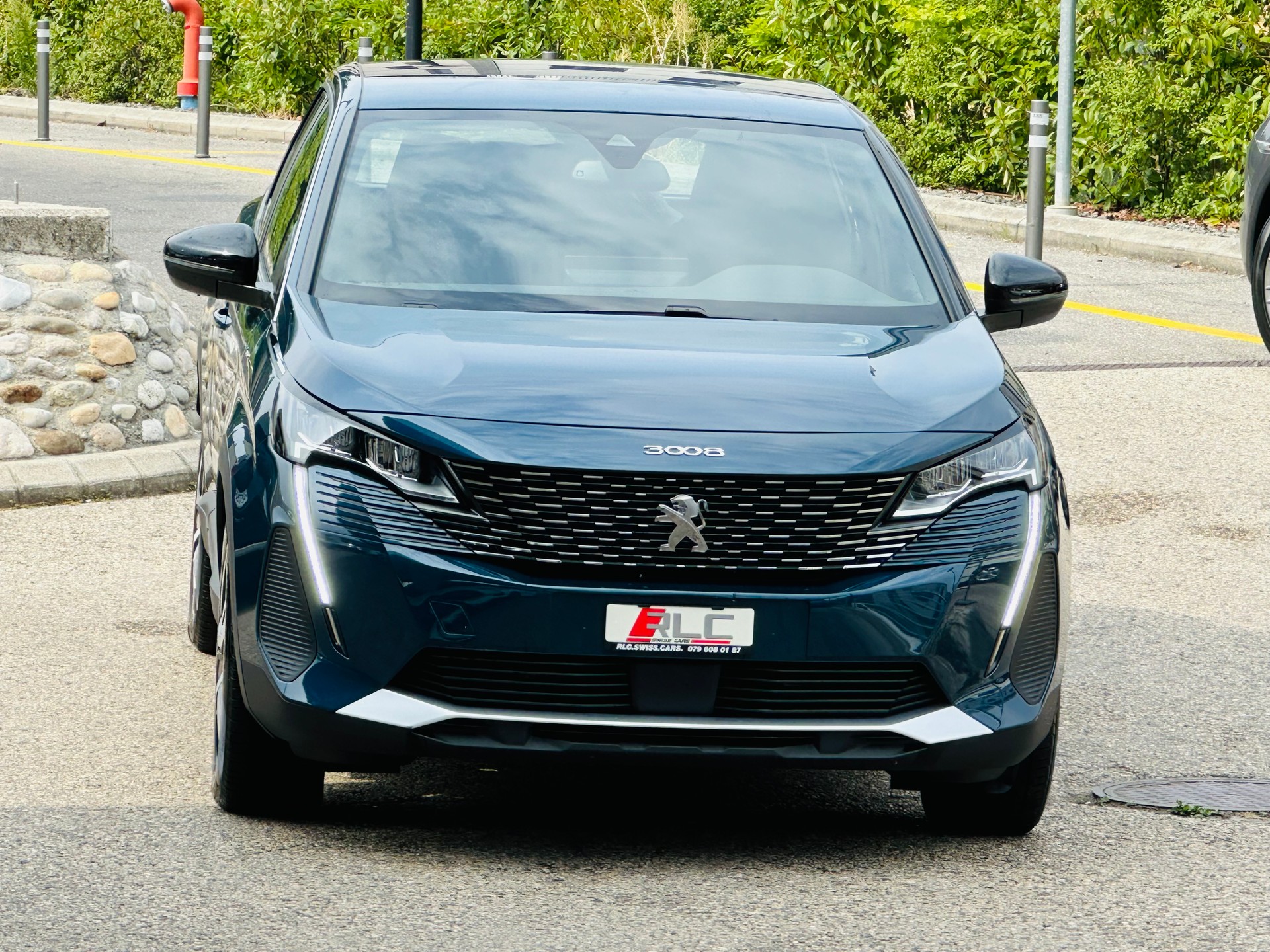 PEUGEOT 3008 180e Hybrid2 Allure Pack EAT8-image-5