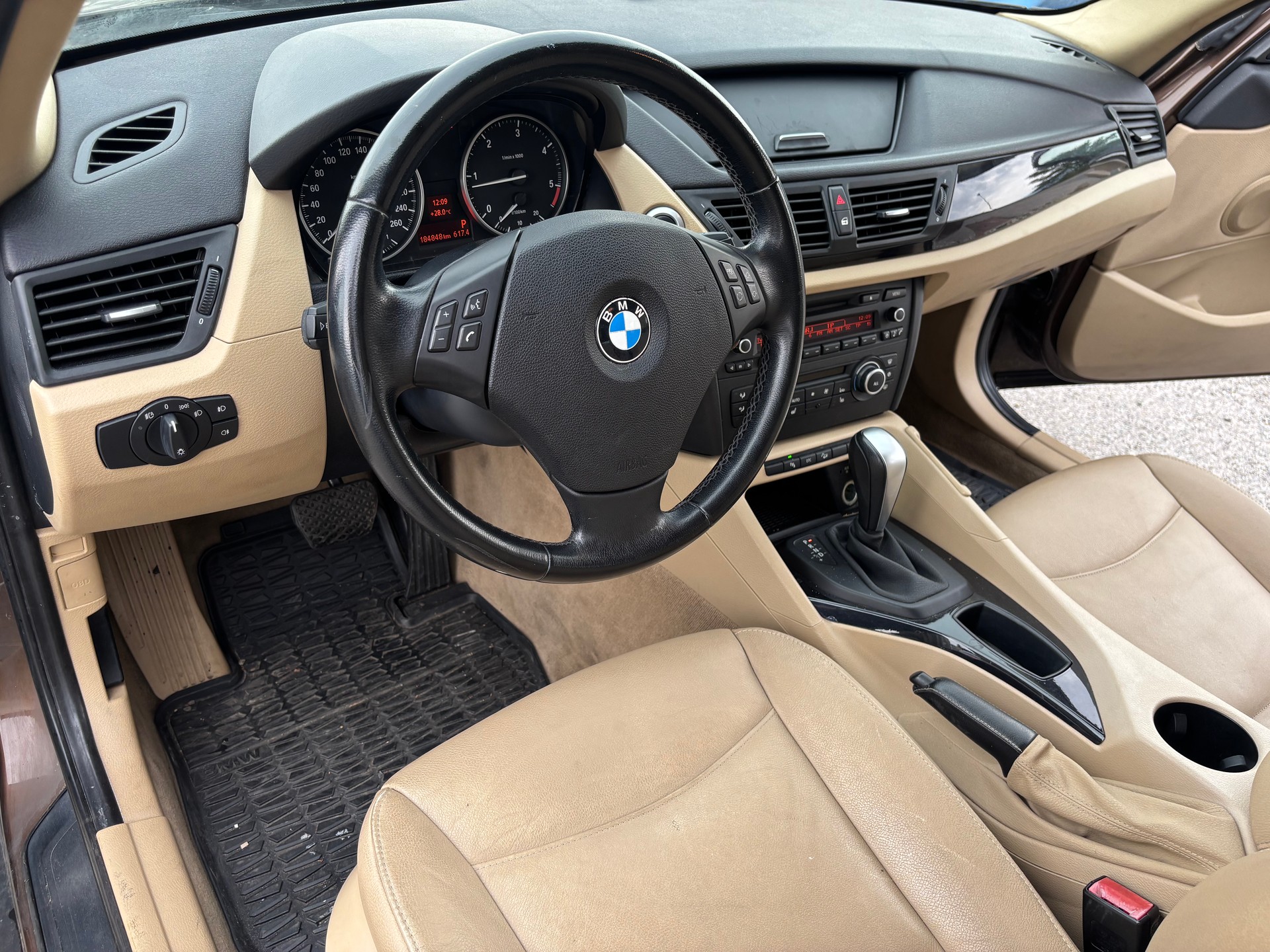 BMW X1 xDrive 20d Steptronic-image-9