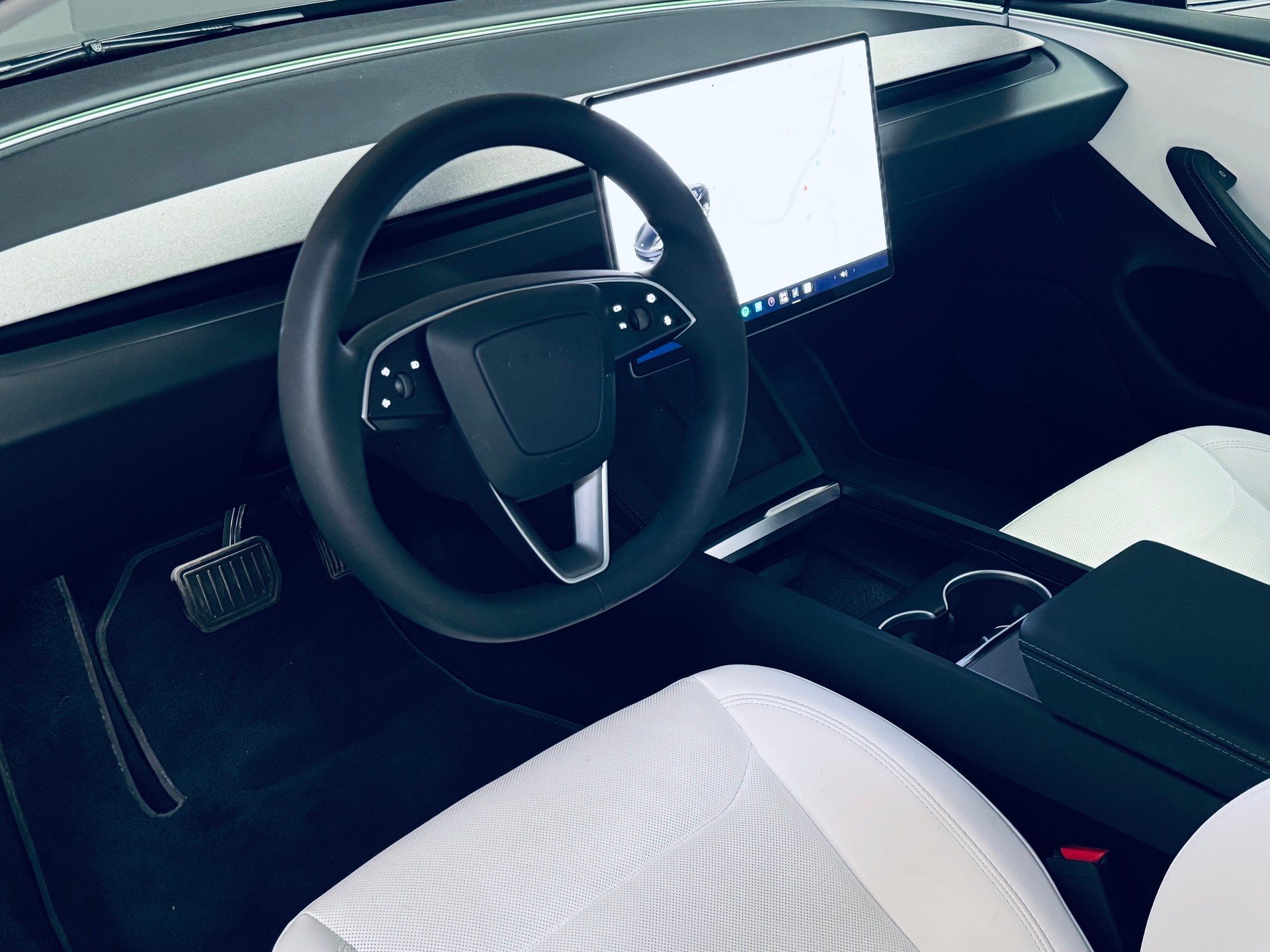 TESLA Model 3 Long Range Dual Motor AWD-image-13