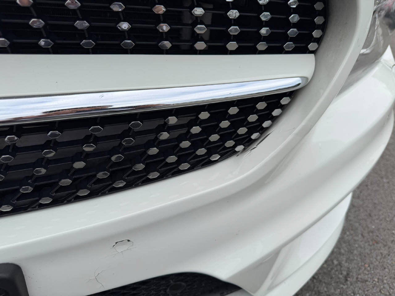 MERCEDES-BENZ CLA 180 AMG Line-image-13