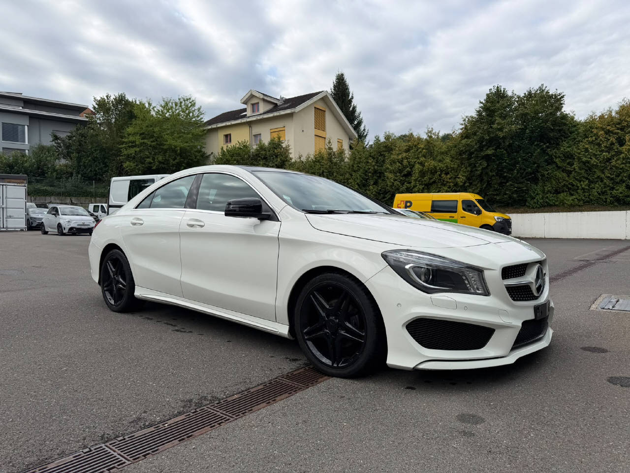 MERCEDES-BENZ CLA 180 AMG Line-image-1