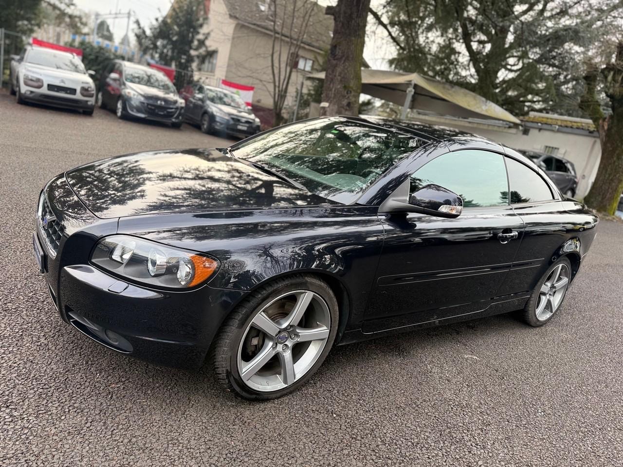 VOLVO C70 2.4i Summum-image-1
