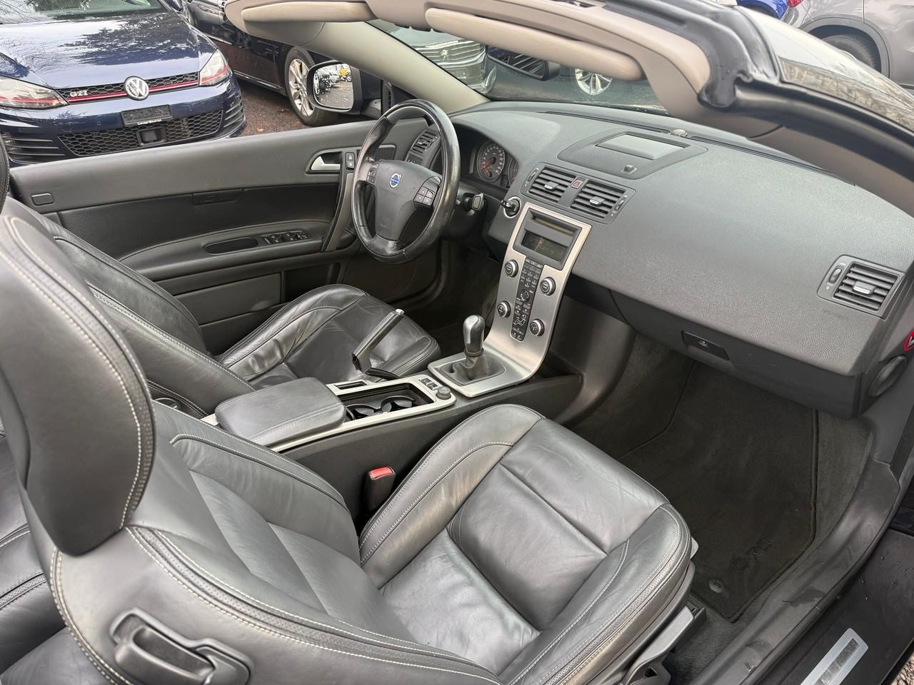 VOLVO C70 2.4i Summum-image-6