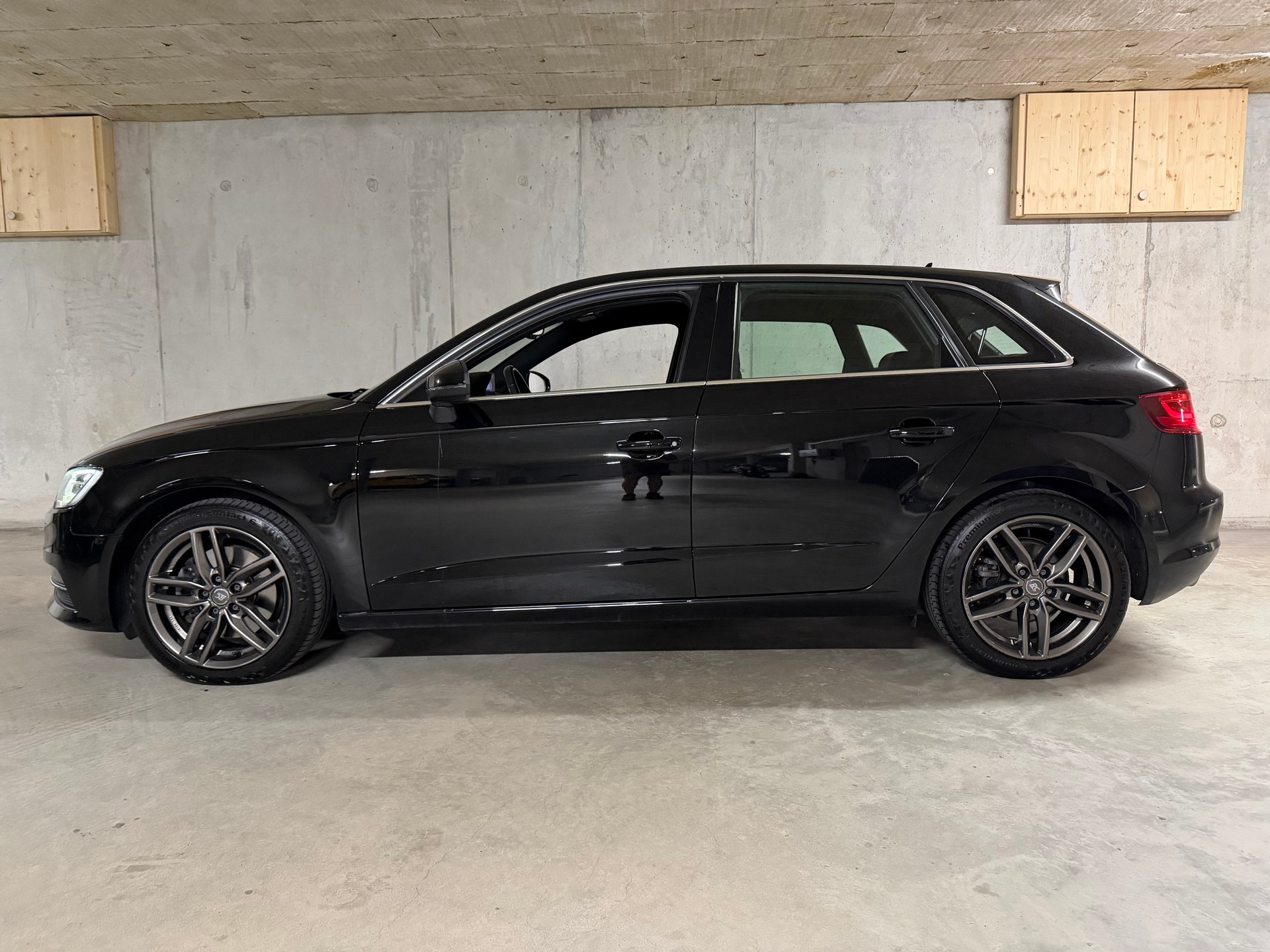 AUDI A3 Sportback 2.0 TDI Ambition quattro S-tronic-image-1