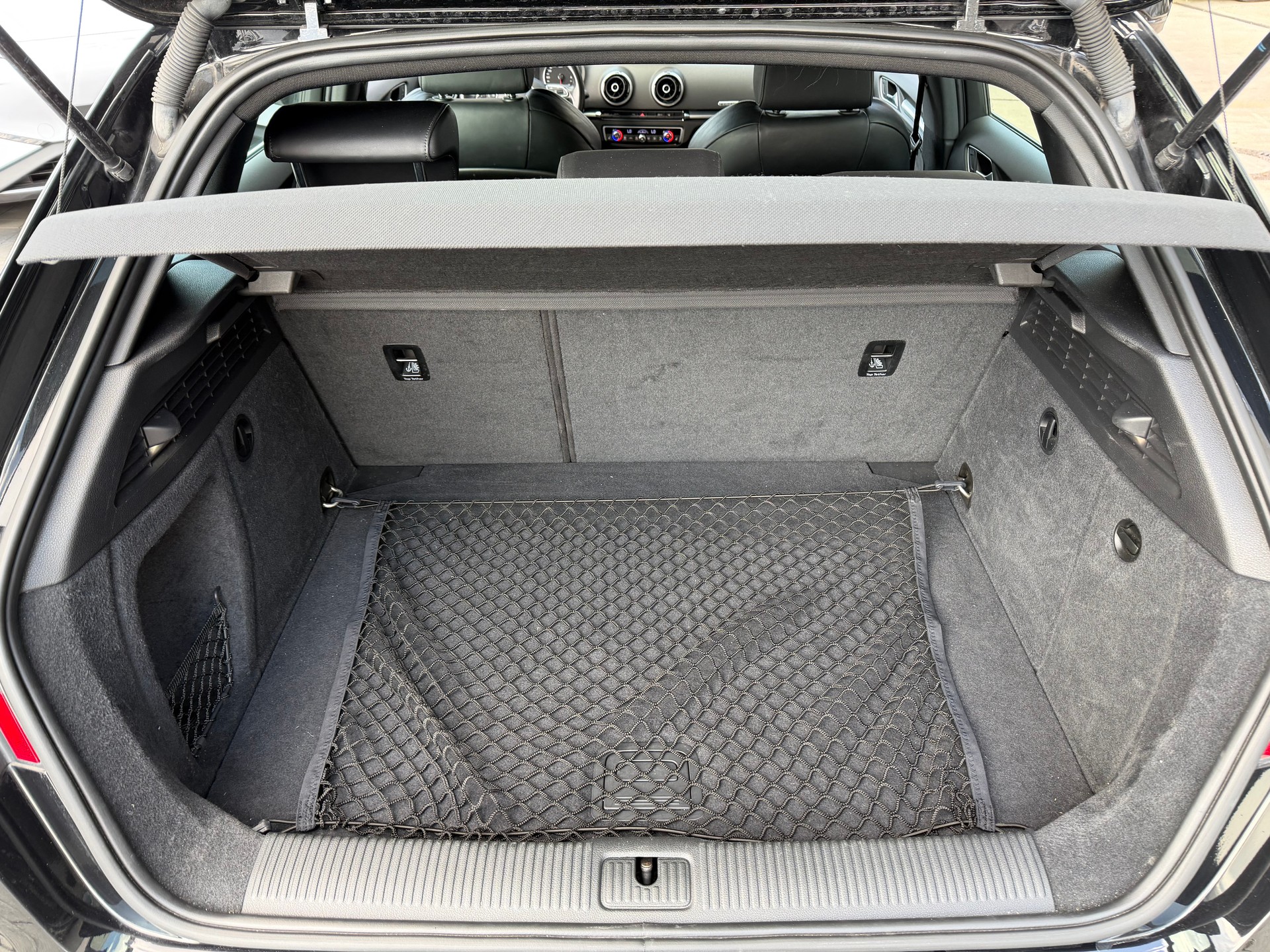 AUDI A3 Sportback 2.0 TDI Ambition quattro S-tronic-image-15