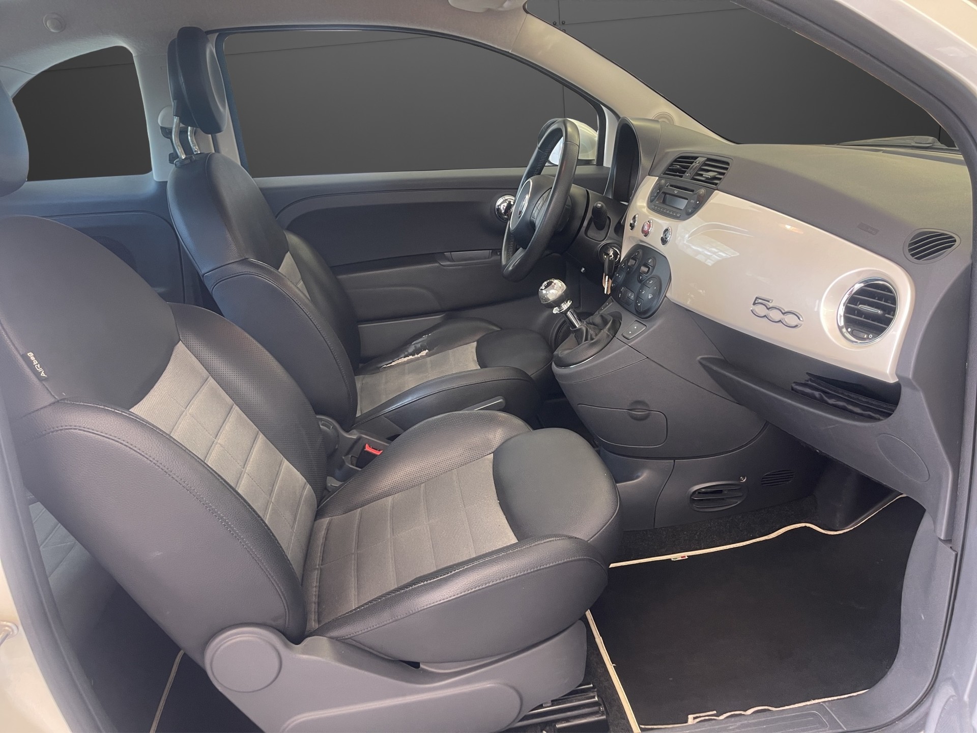 FIAT 500C 1.4 16V Lounge-image-11