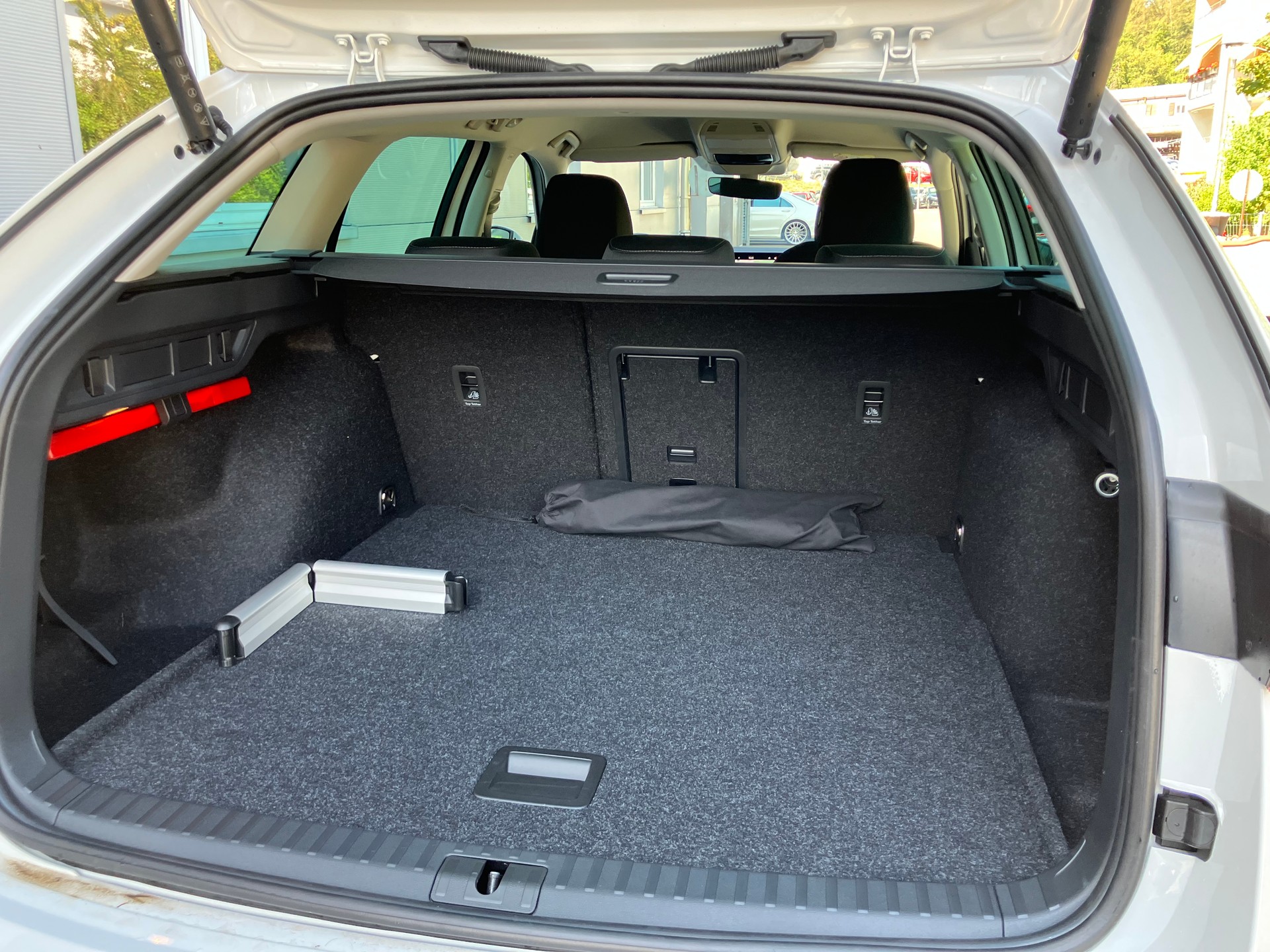 SKODA Octavia Combi 2.0 TSI DSG Selection 4x4-image-5