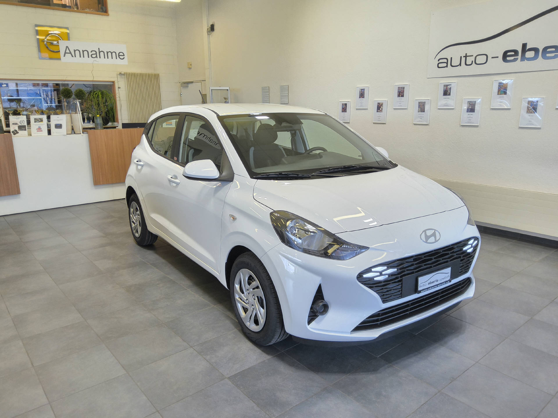 HYUNDAI i10 1.0 Pica Kat F/G 45/30 km/h-showroom-element-1