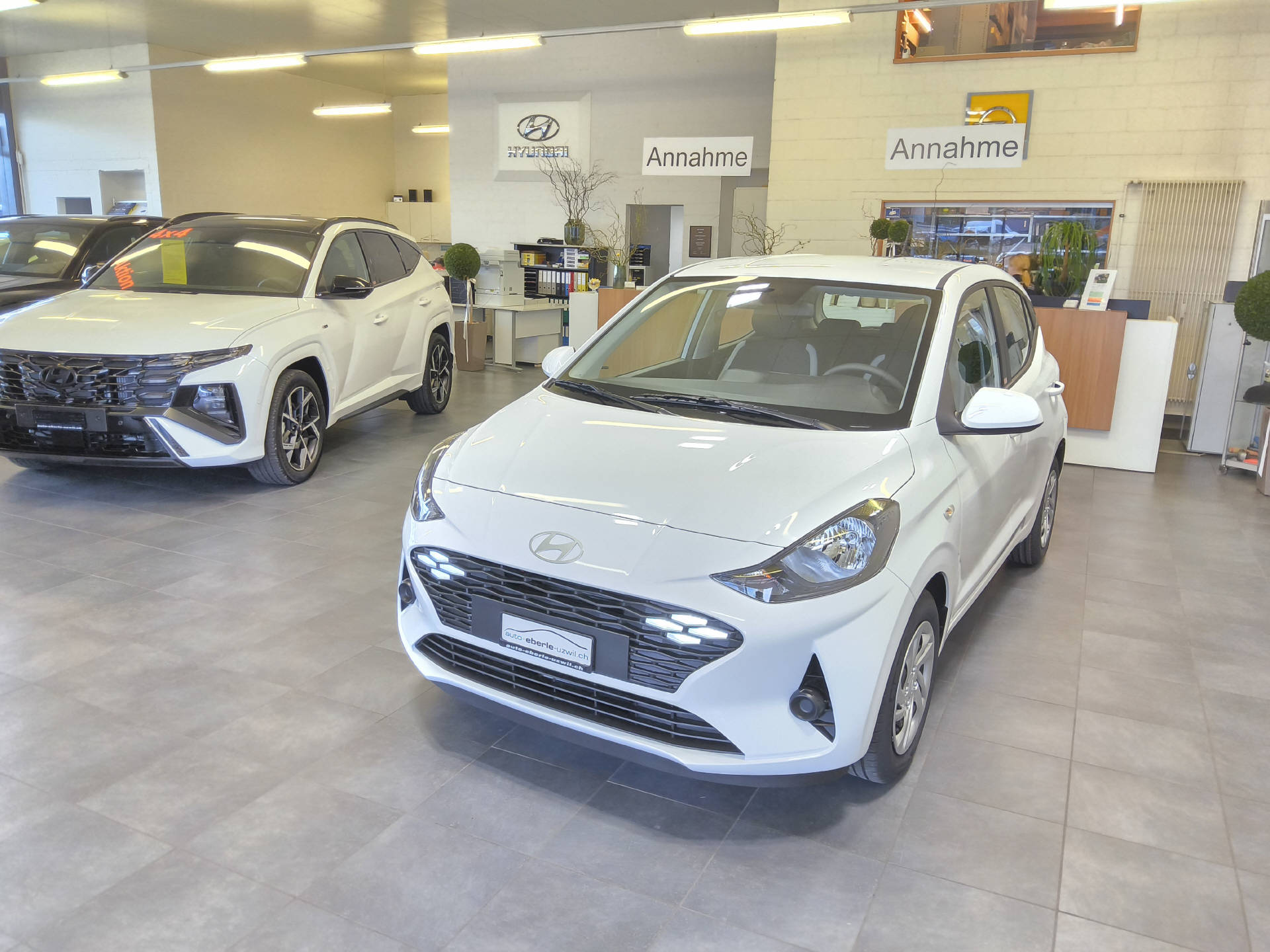 HYUNDAI i10 1.0 Pica Kat F/G 45/30 km/h-showroom-element-3
