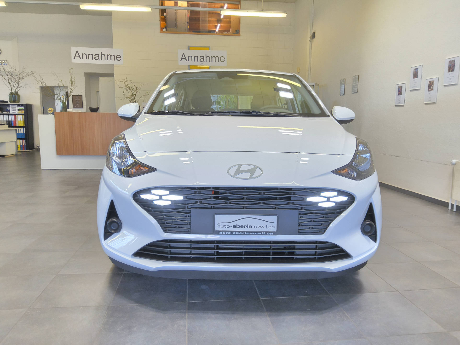 HYUNDAI i10 1.0 Pica Kat F/G 45/30 km/h-showroom-element-2