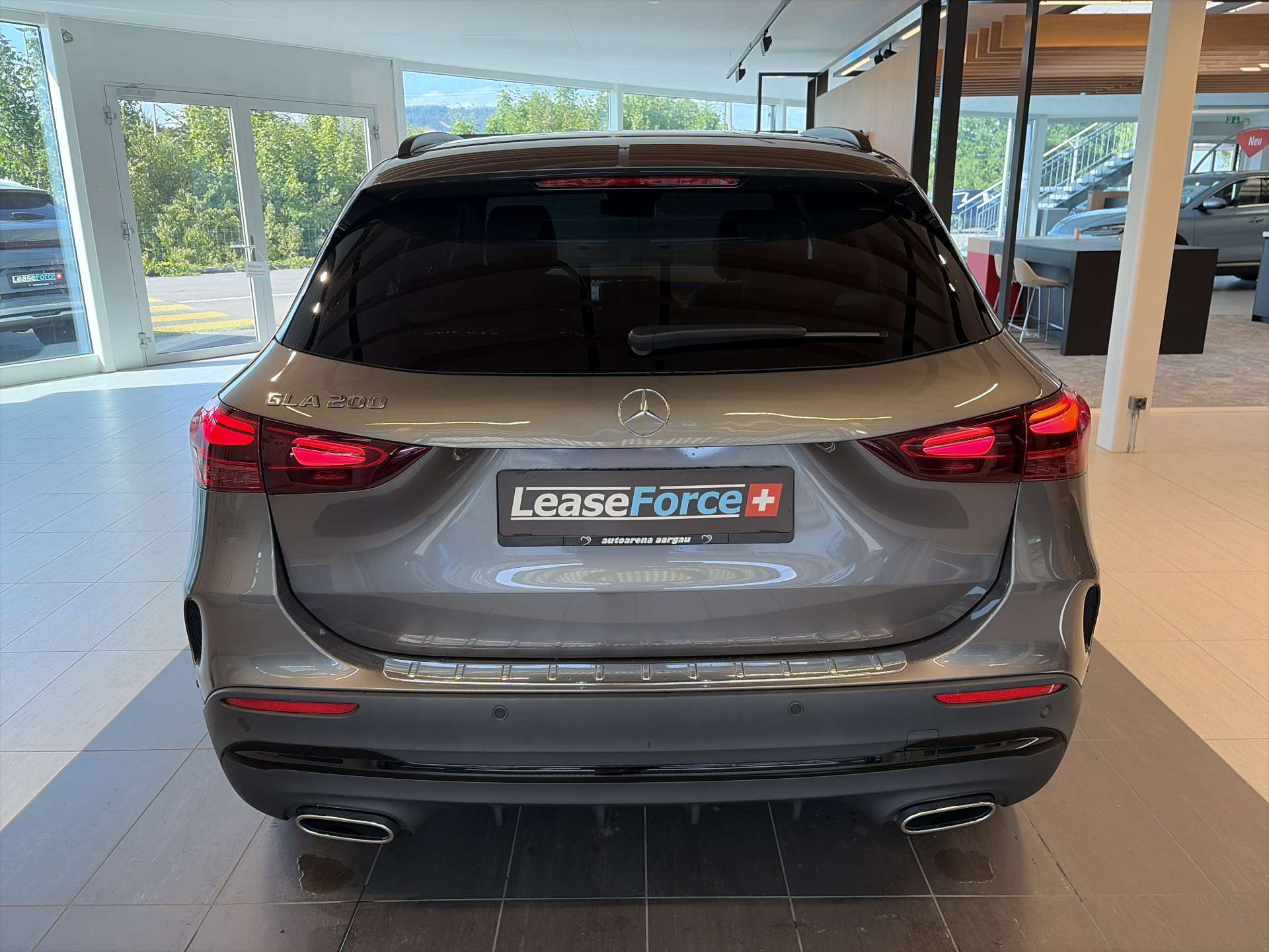 MERCEDES-BENZ GLA 200 AMG-Line DCT-Automat-image-12