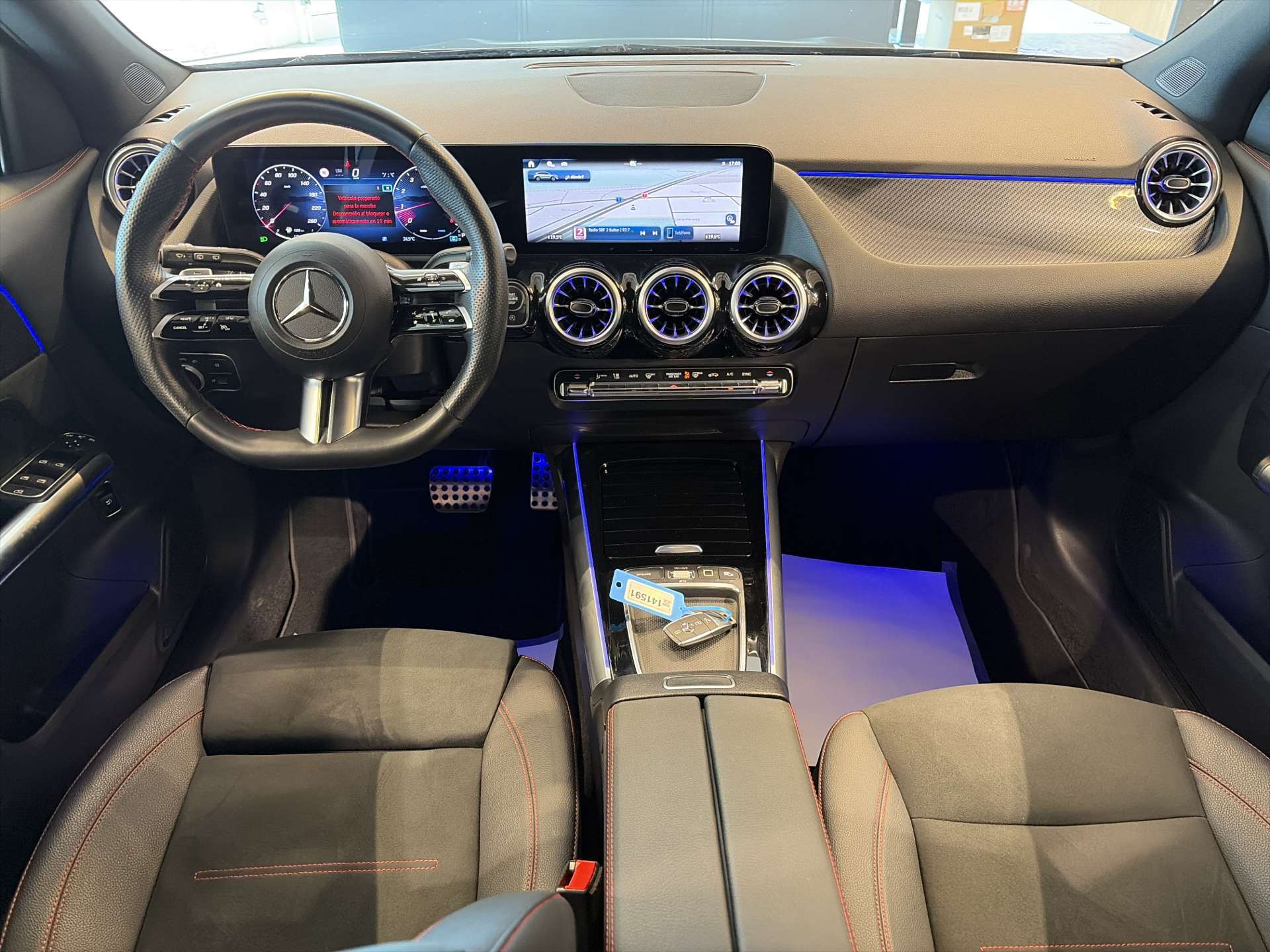 MERCEDES-BENZ GLA 200 AMG-Line DCT-Automat-image-14