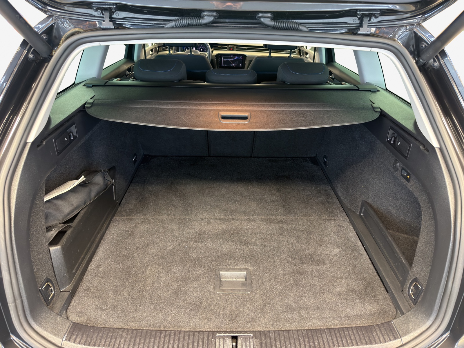 VW Passat Variant 1.4 TSI GTE Hybrid DSG-image-12
