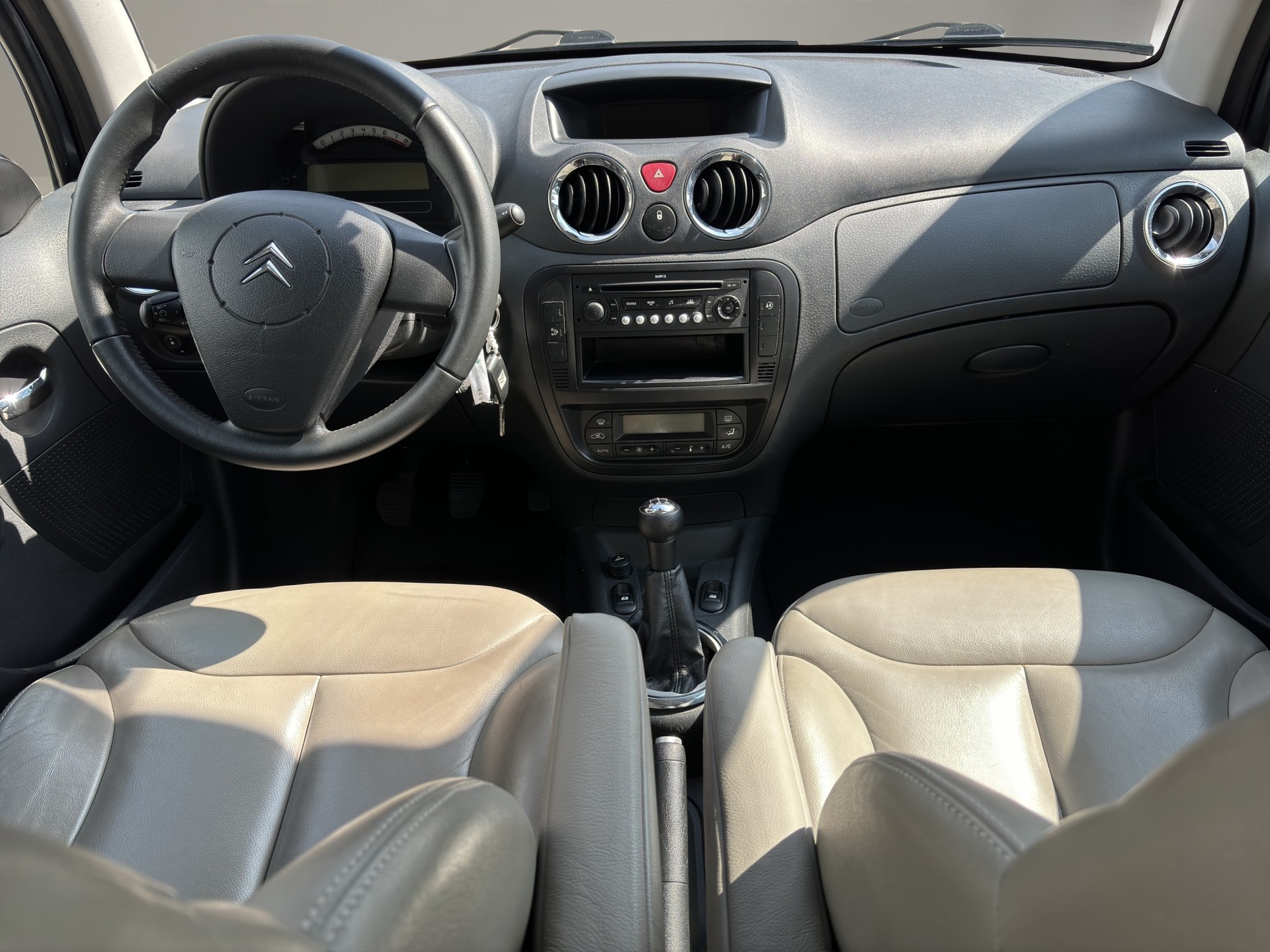 CITROEN C3 1.6i 16V Exclusive-image-14