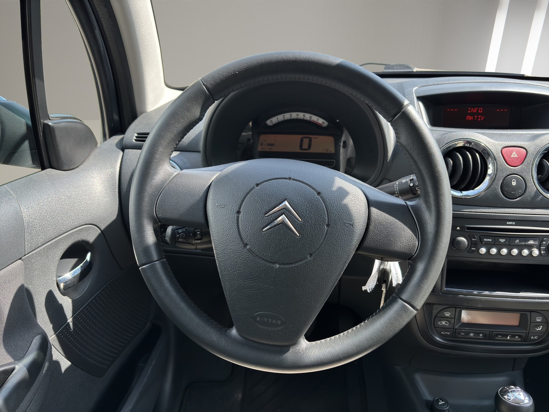 CITROEN C3 1.6i 16V Exclusive-image-10