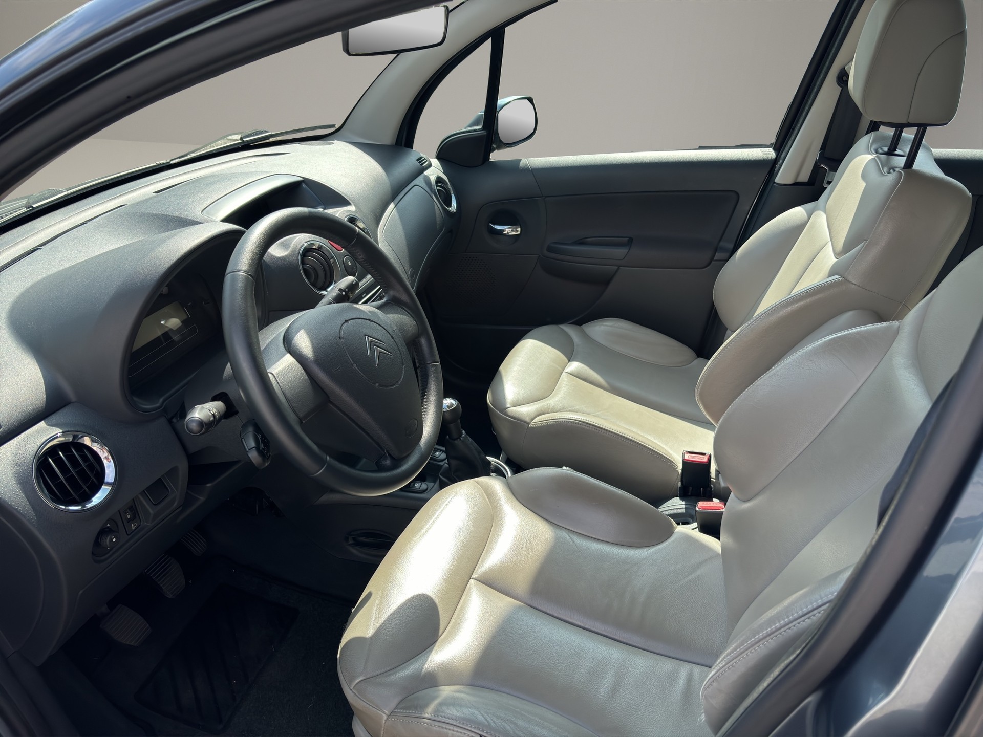 CITROEN C3 1.6i 16V Exclusive-image-9