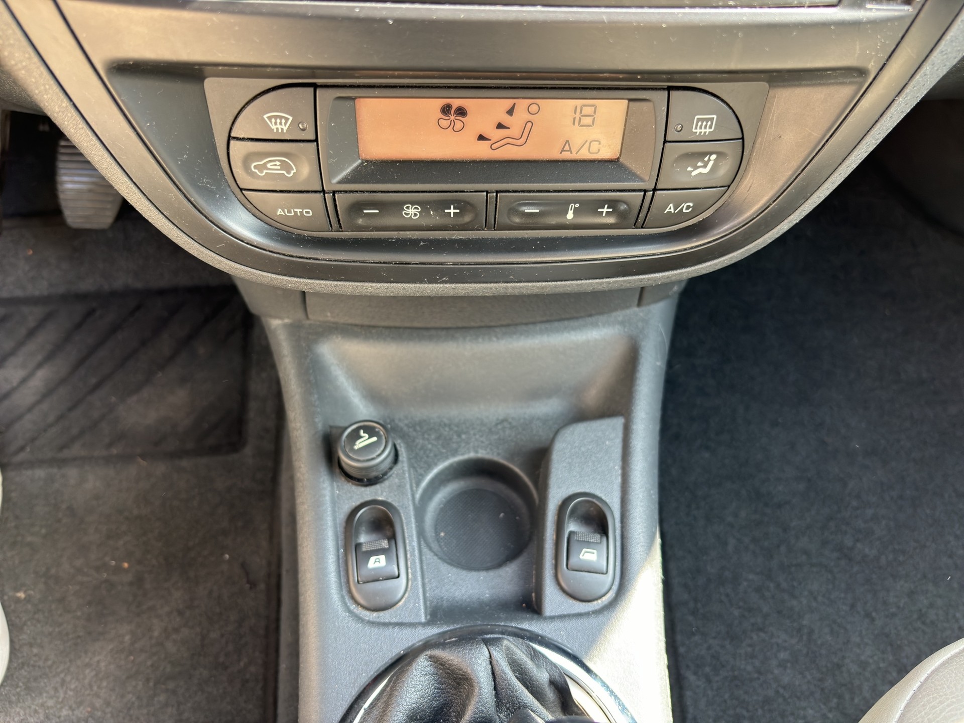 CITROEN C3 1.6i 16V Exclusive-image-21