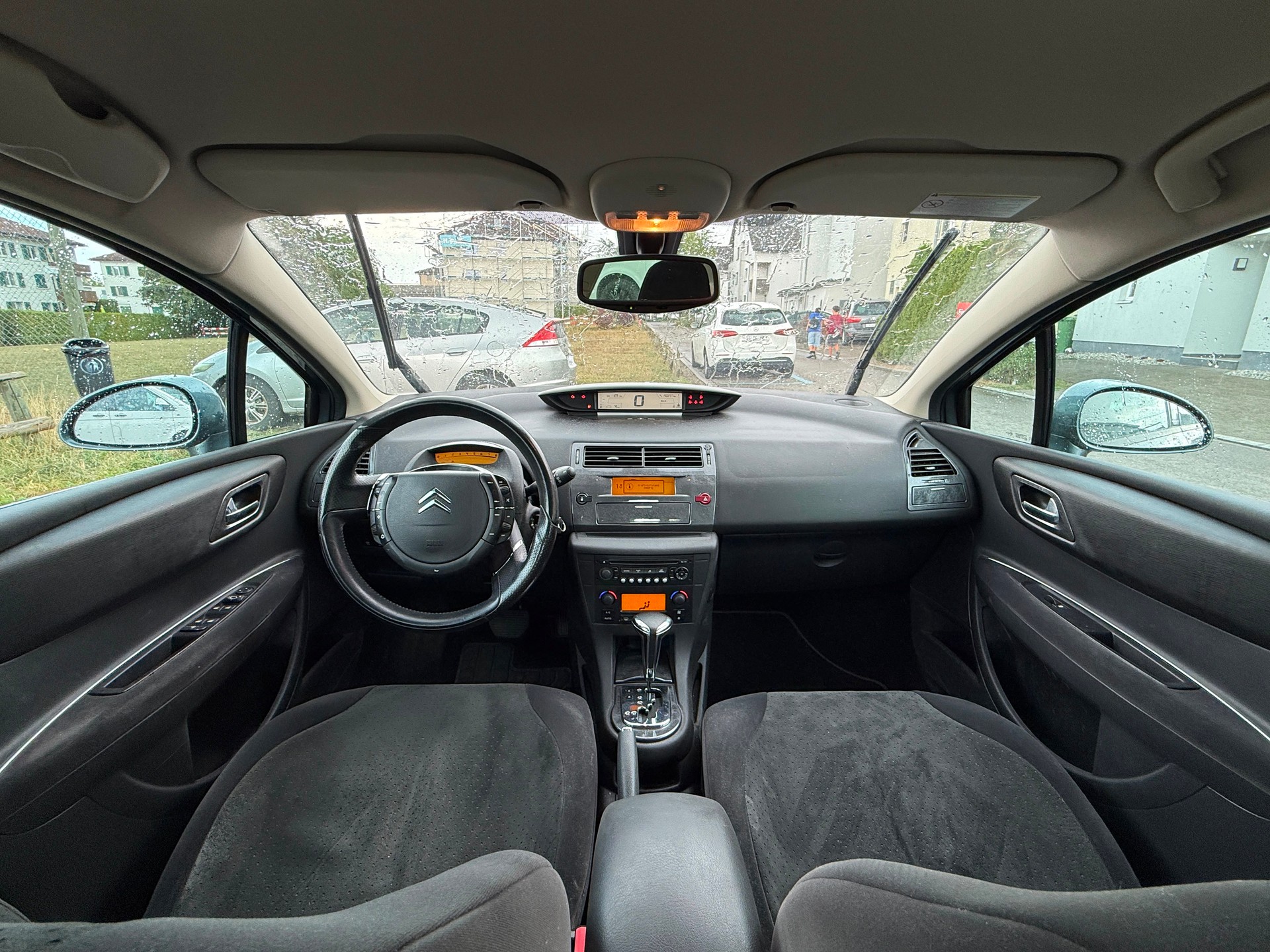 CITROEN C4 Berline 2.0i 16V VTR Automatic-image-10