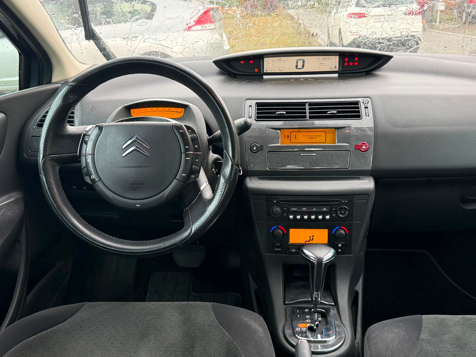 CITROEN C4 Berline 2.0i 16V VTR Automatic-image-11