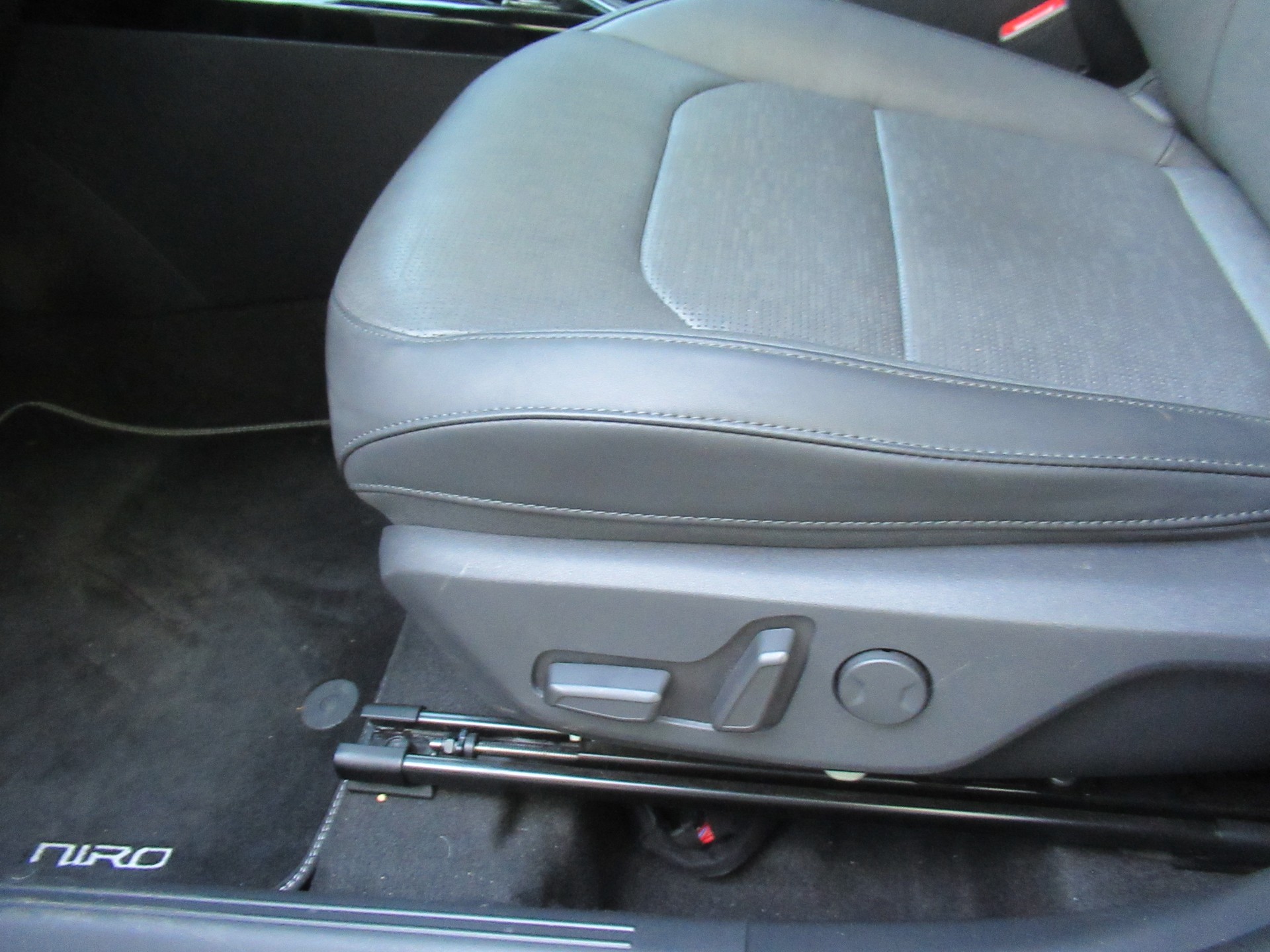KIA Niro 1.6GDi Hybrid DCT Power Edition-image-6