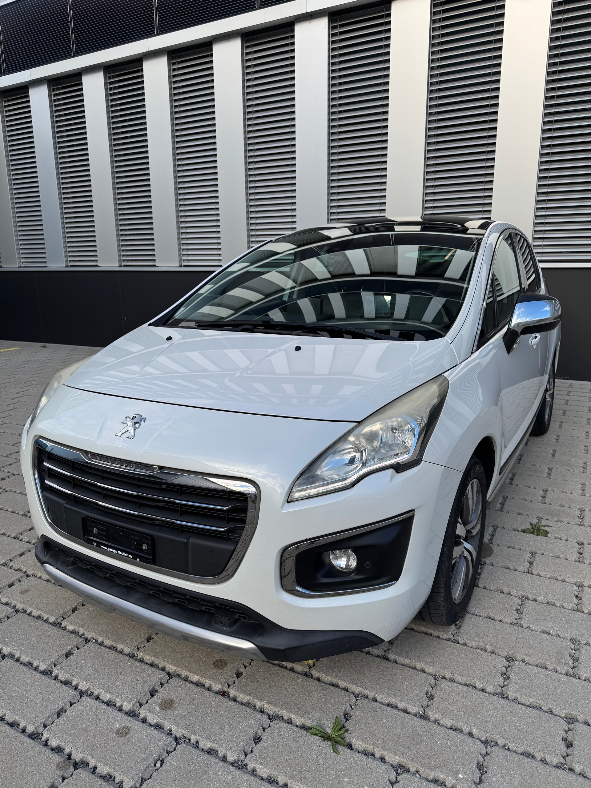 PEUGEOT 3008 1.6 Blue HDI Busineness EAT-image-0
