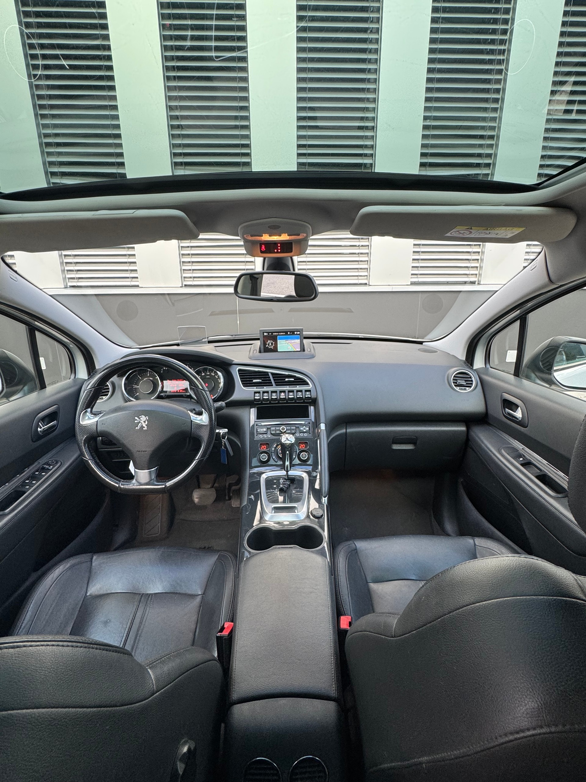 PEUGEOT 3008 1.6 Blue HDI Busineness EAT-image-10