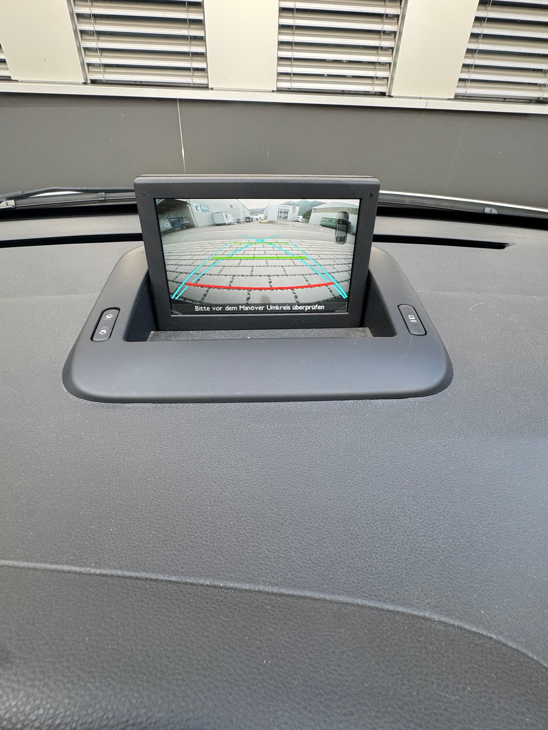 PEUGEOT 3008 1.6 Blue HDI Busineness EAT-image-11