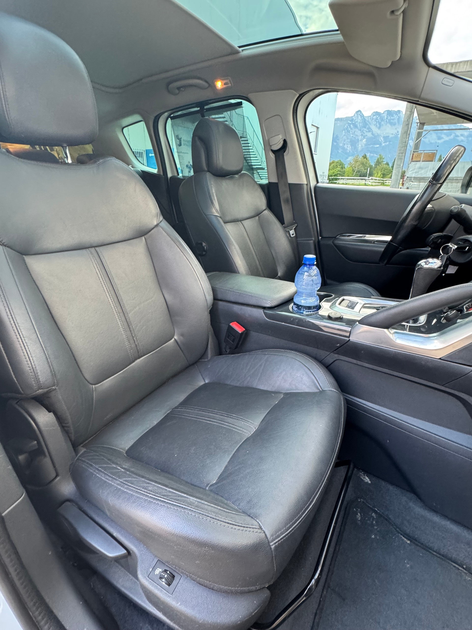 PEUGEOT 3008 1.6 Blue HDI Busineness EAT-image-9