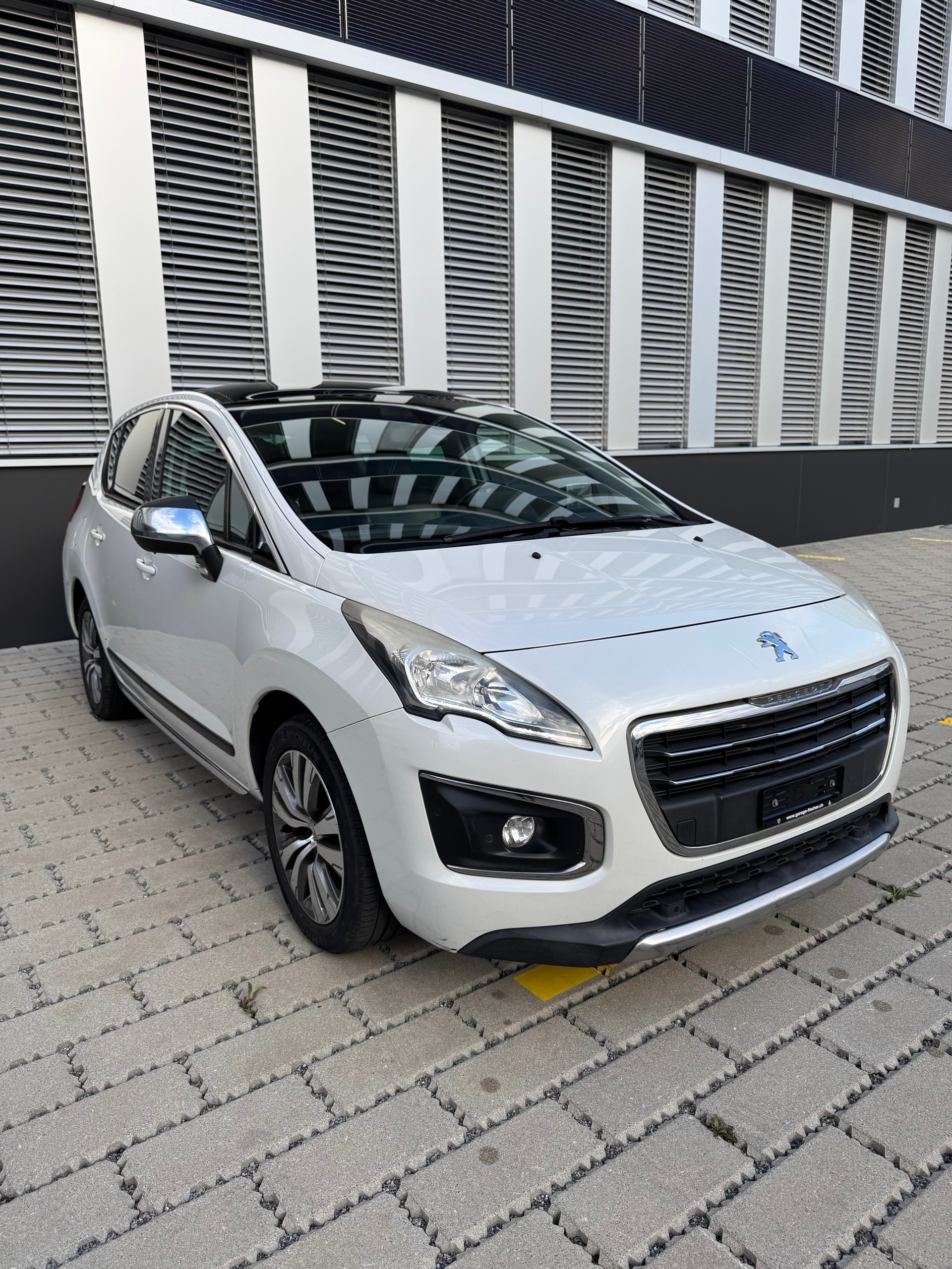 PEUGEOT 3008 1.6 Blue HDI Busineness EAT-image-1