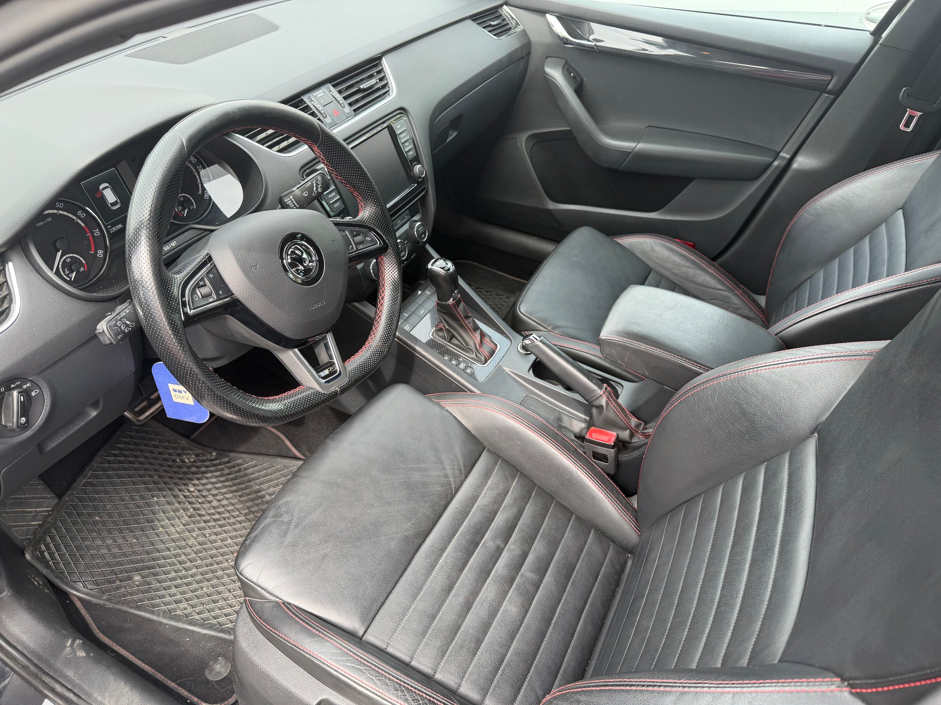 SKODA Octavia Combi 2.0 TSI RS DSG-image-8