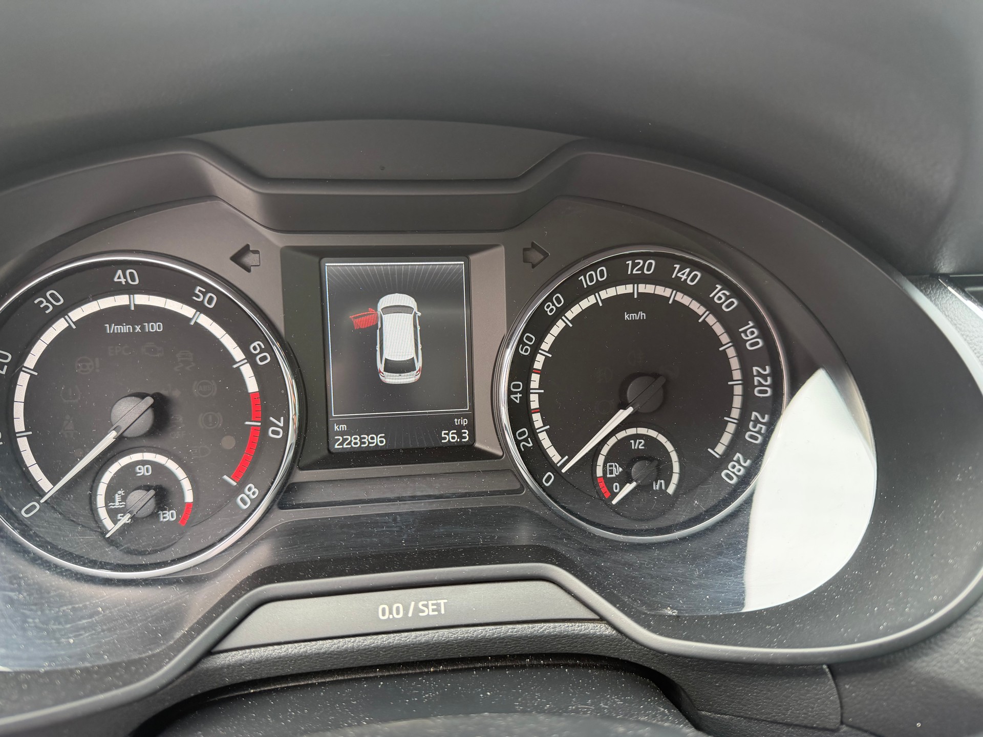 SKODA Octavia Combi 2.0 TSI RS DSG-image-9
