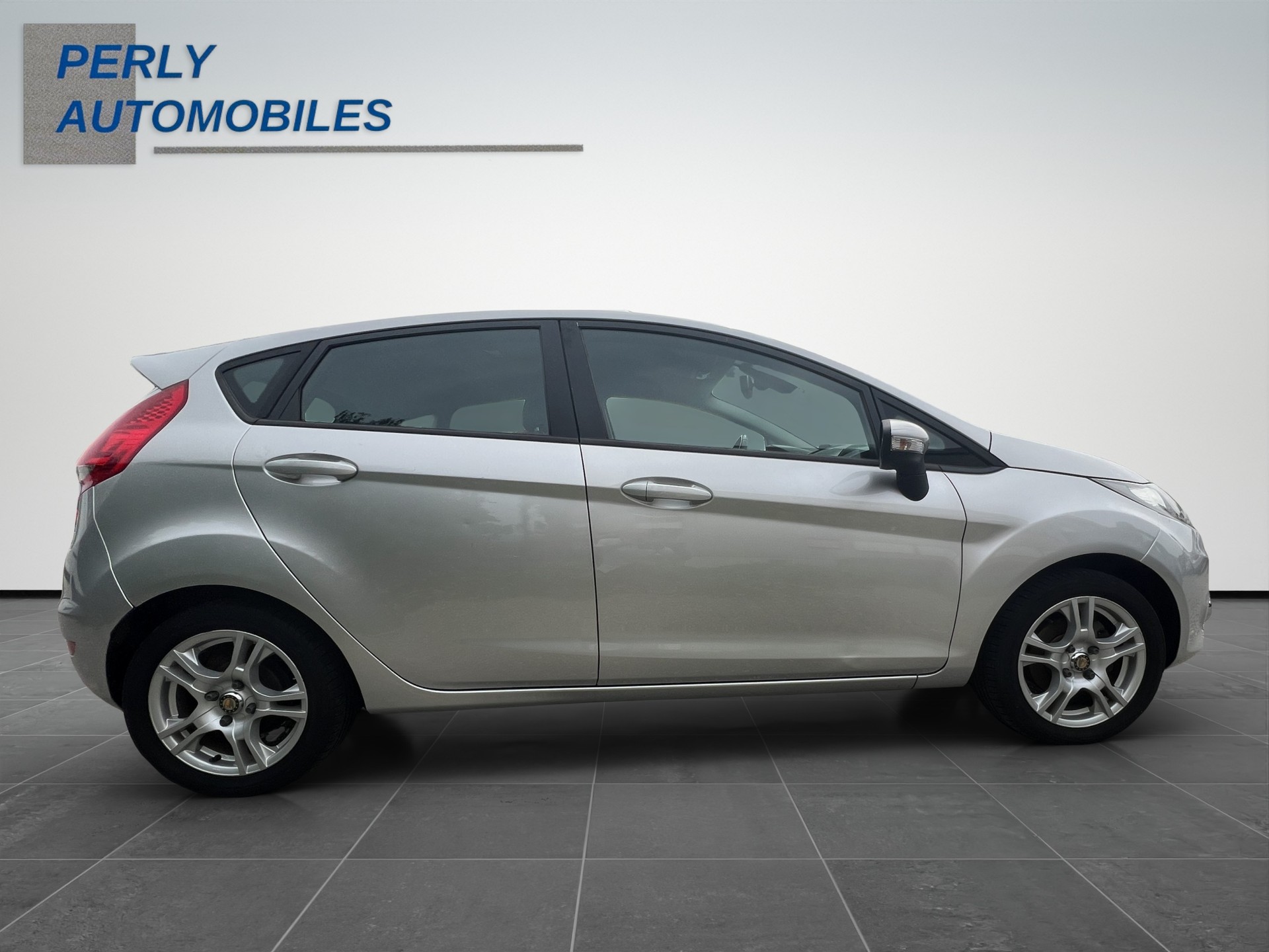 FORD Fiesta 1.4 16V Trend-image-6