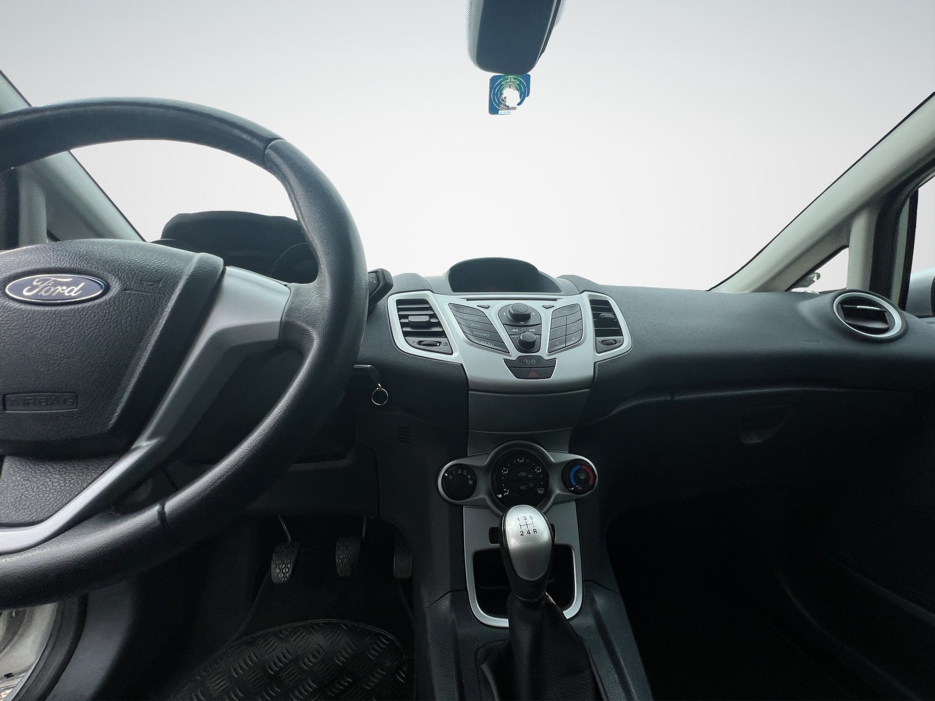 FORD Fiesta 1.4 16V Trend-image-13
