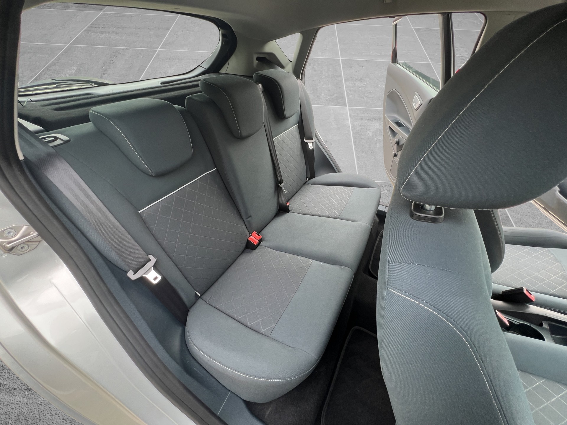 FORD Fiesta 1.4 16V Trend-image-15