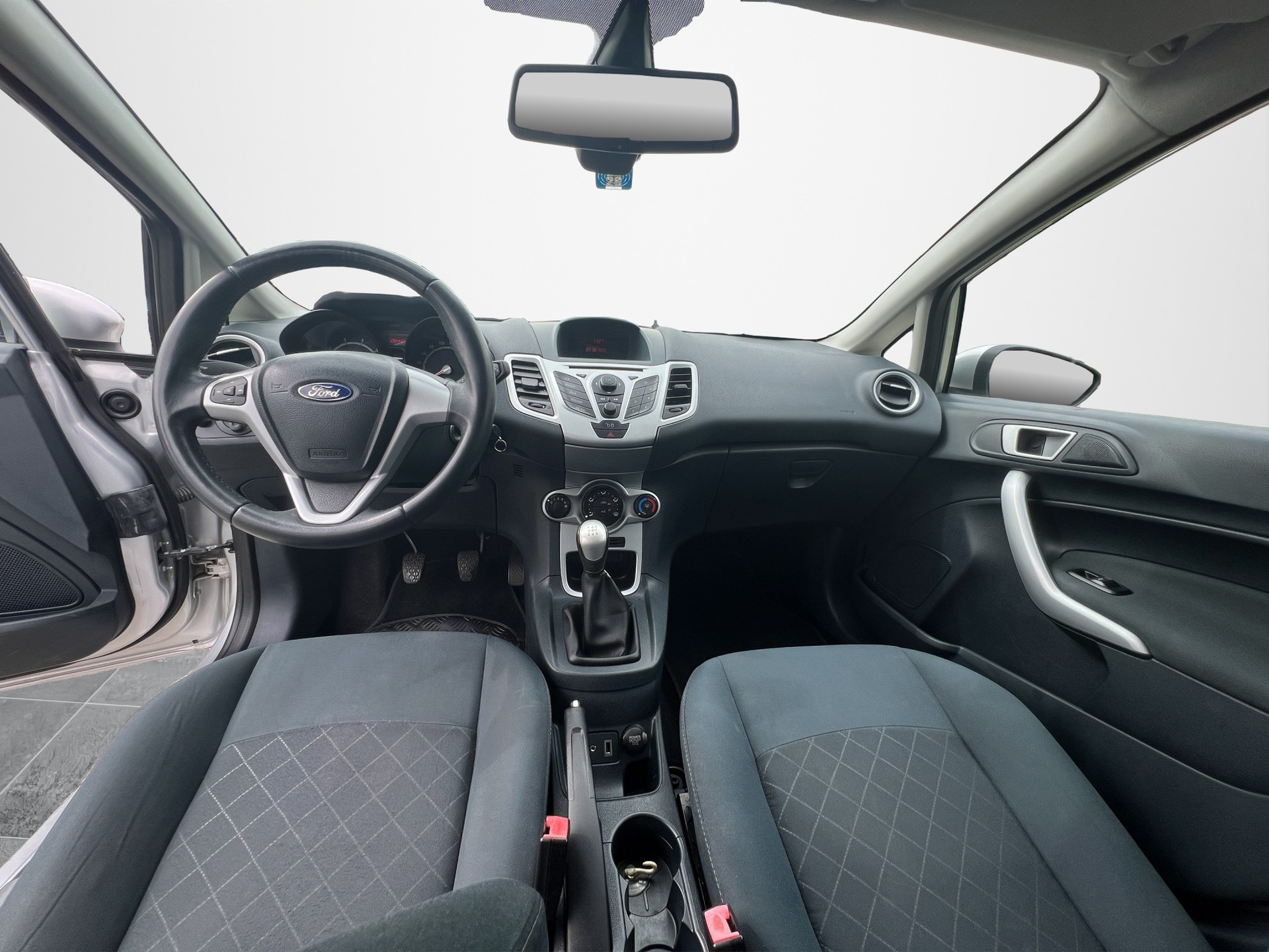 FORD Fiesta 1.4 16V Trend-image-12