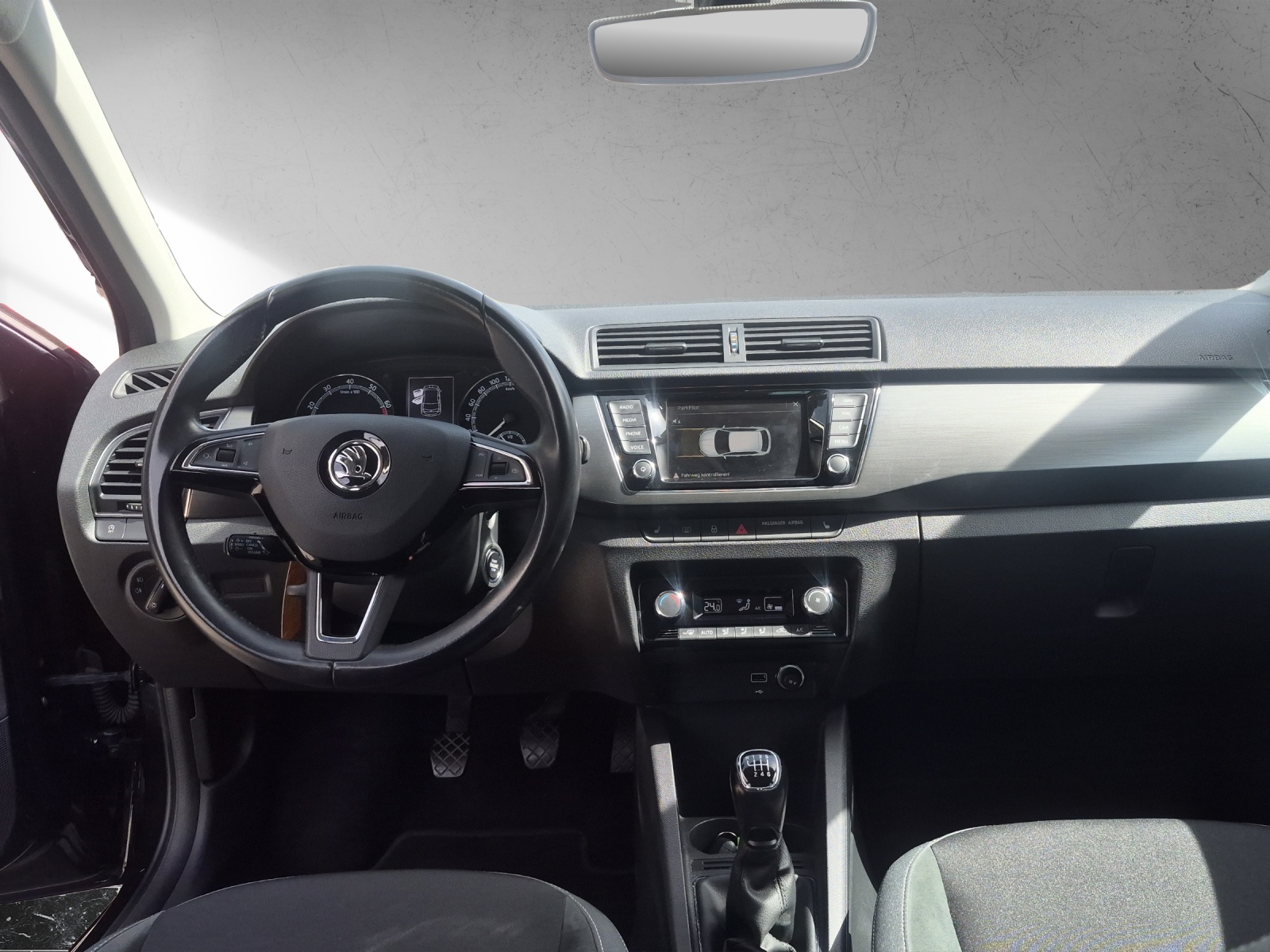 SKODA Fabia 1.0 TSI Style-image-9