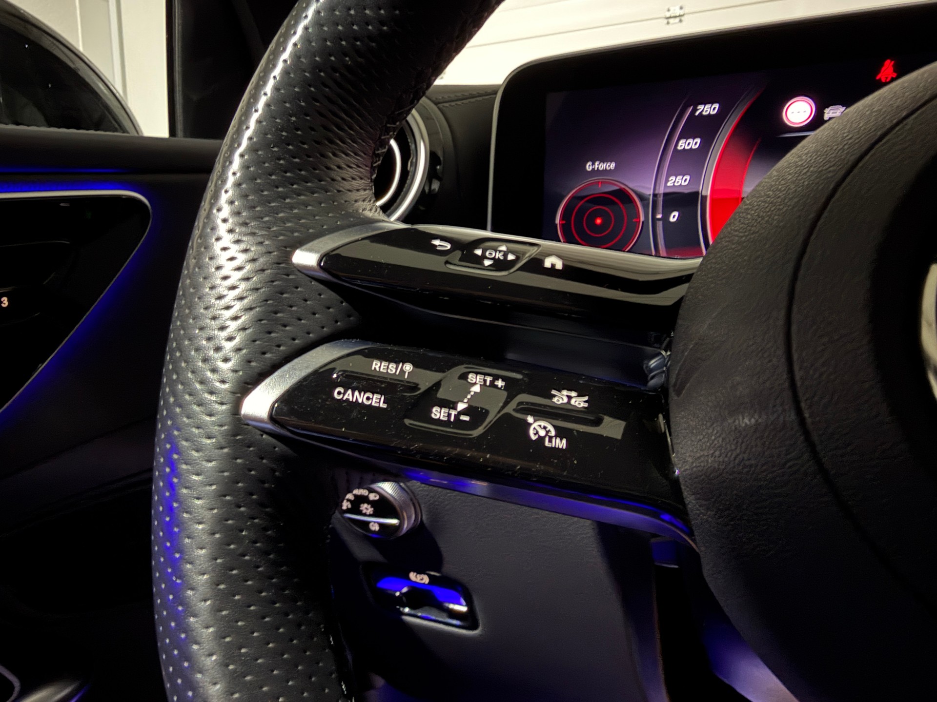 MERCEDES-BENZ GLC 300 de 4Matic AMG Line 9G-Tronic (CH)-image-21