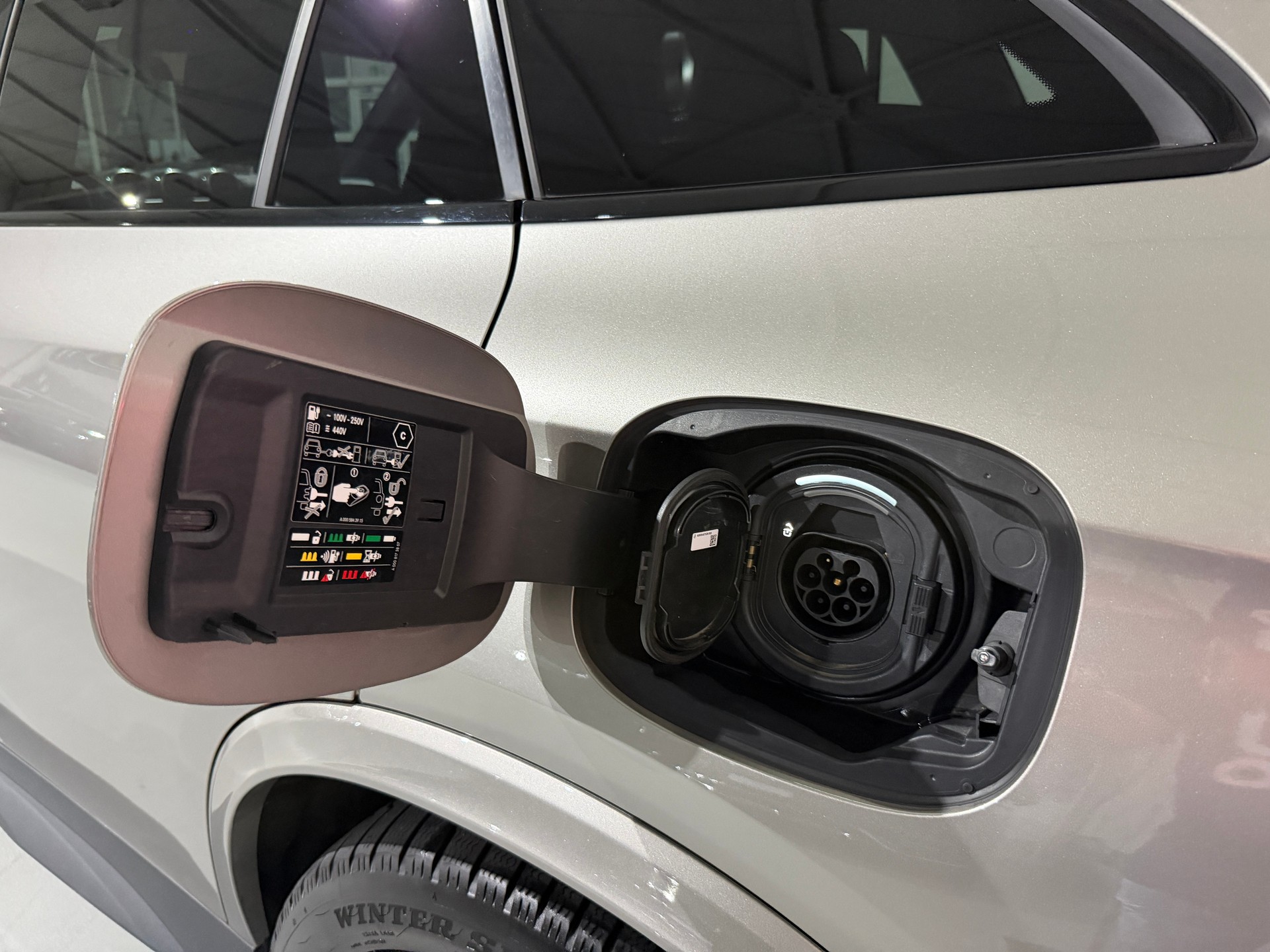 MERCEDES-BENZ GLC 300 de 4Matic AMG Line 9G-Tronic (CH)-image-5