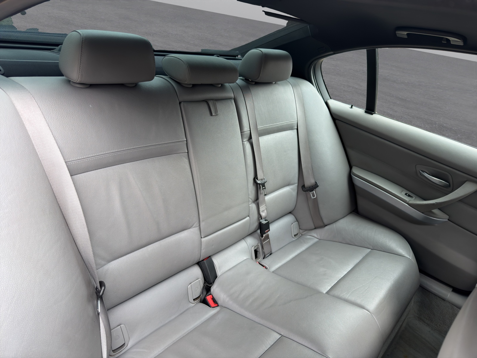 BMW BMW 335i xDrive-showroom-element-3