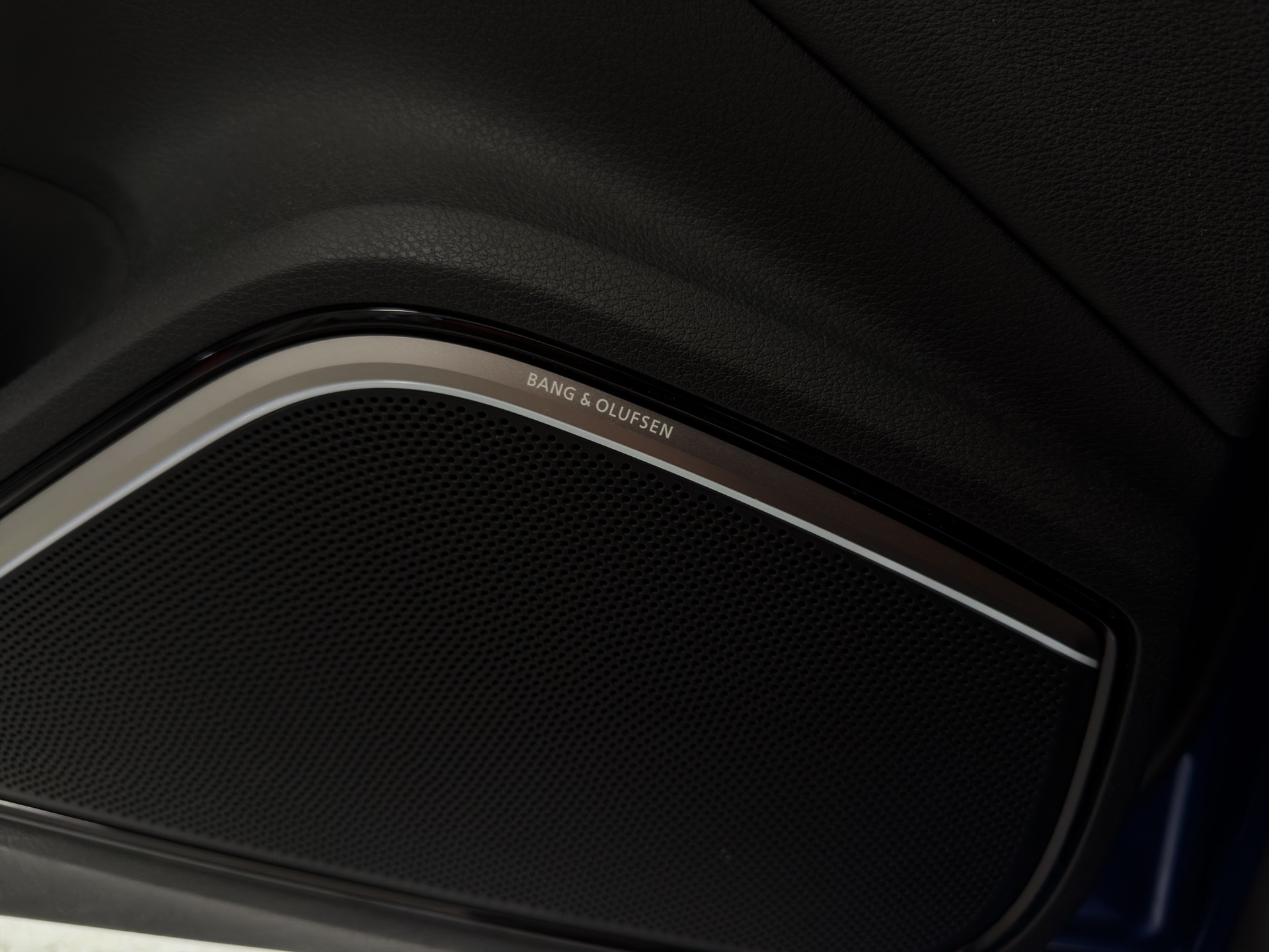 AUDI RS3 2.5 TSI quattro S-tronic-image-12