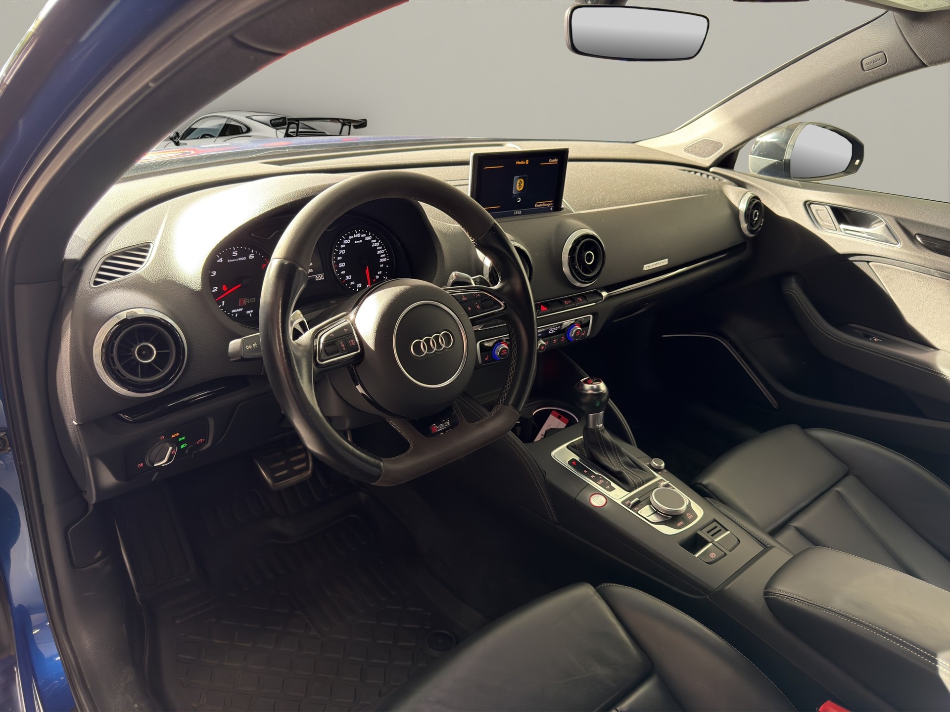 AUDI RS3 2.5 TSI quattro S-tronic-image-6