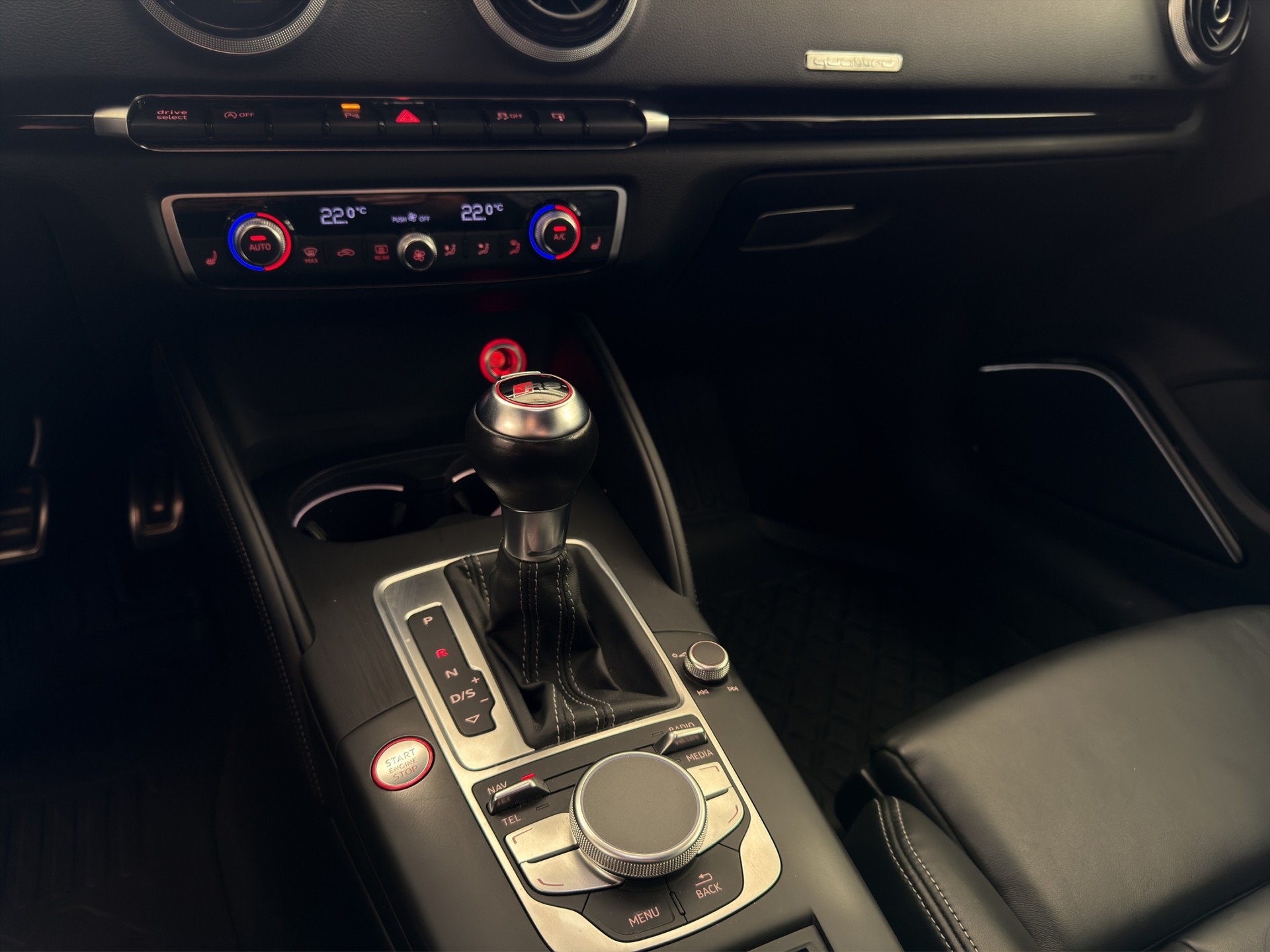 AUDI RS3 2.5 TSI quattro S-tronic-image-10