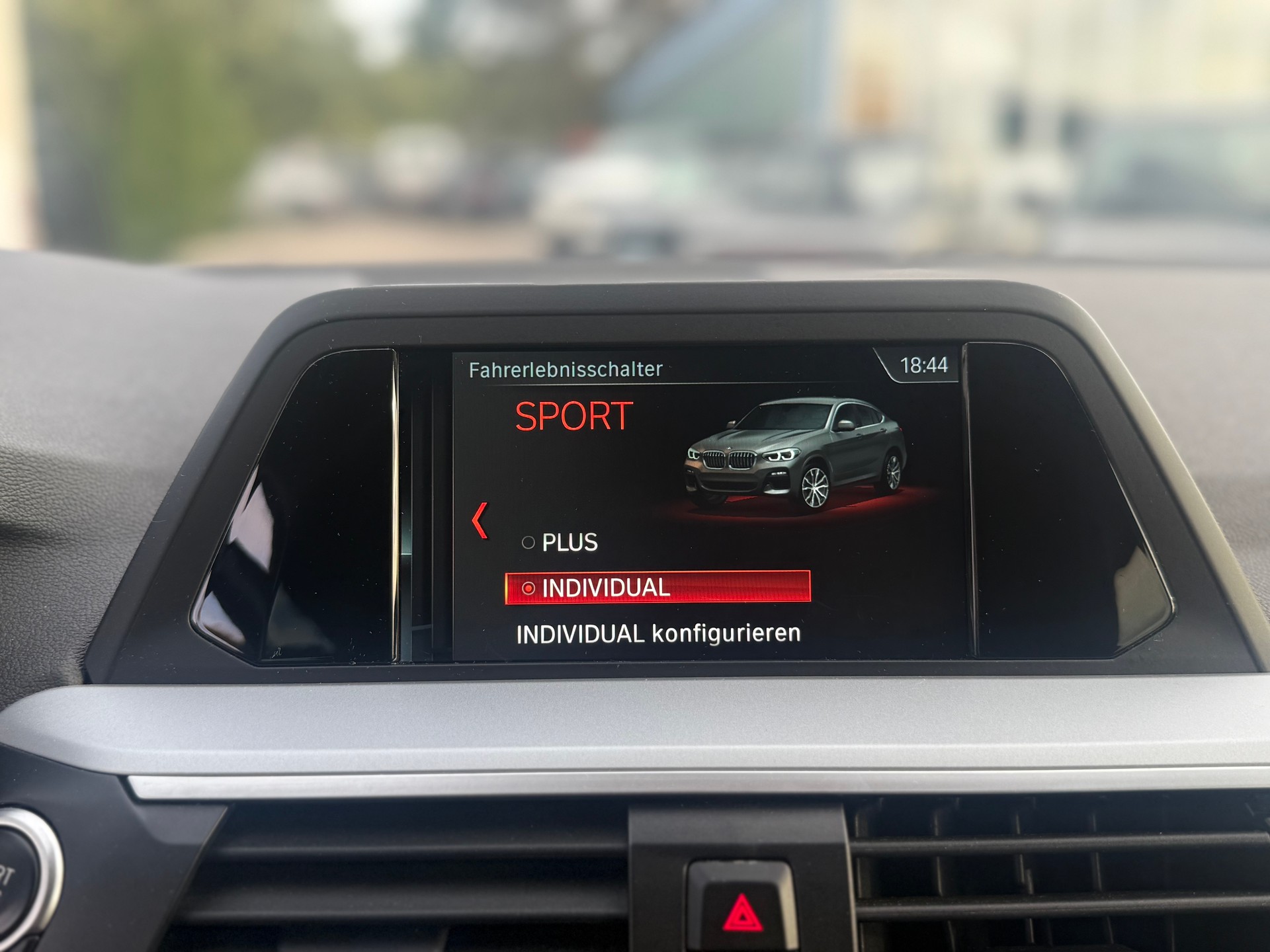 BMW X4 xDrive 30i Steptronic-image-12