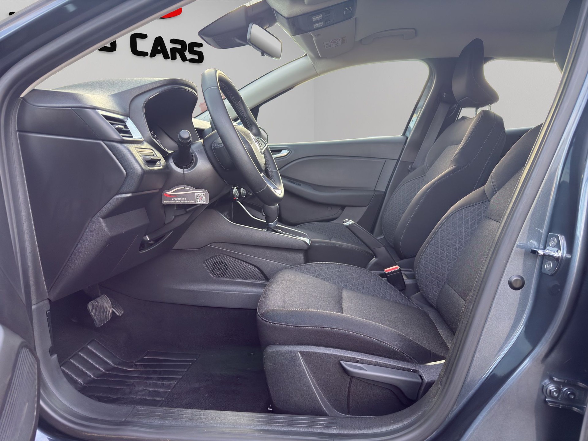 RENAULT Clio 1.0 Zen CVT-image-10