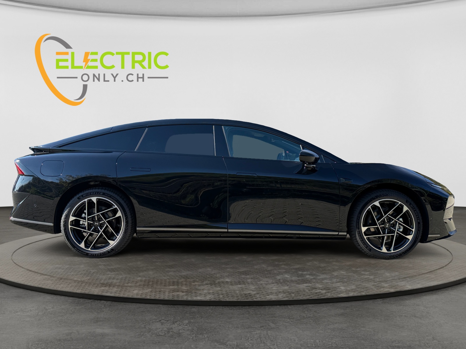 XPENG P7+ Performance AWD 74.9kWh-image-5