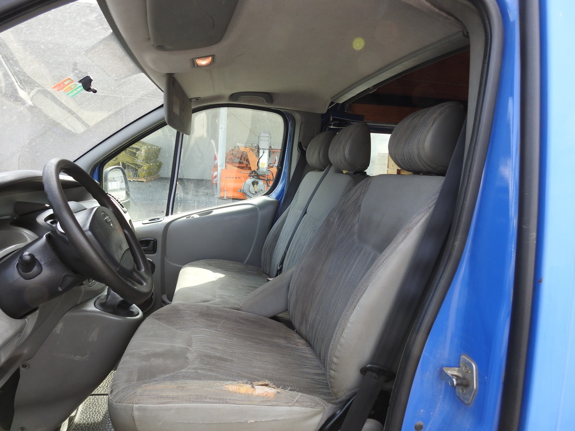 NISSAN Primastar 2.5dCi 145 Premium-image-13
